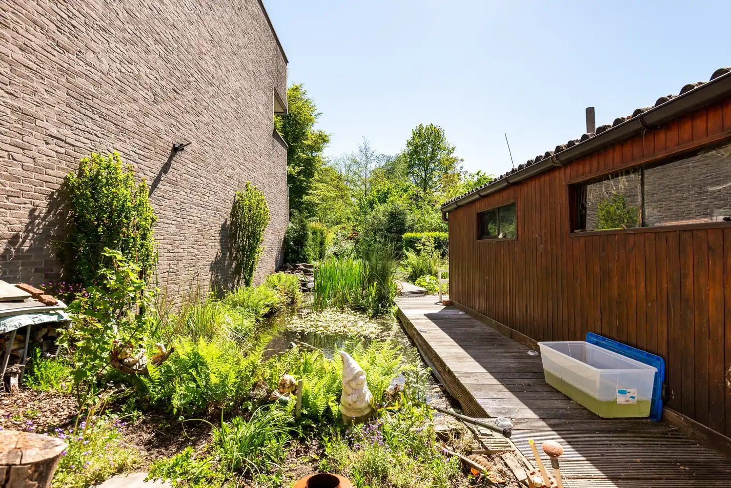 Te renoveren huis met 3 slaapkamers, garage en tuin in Wijnegem foto 10