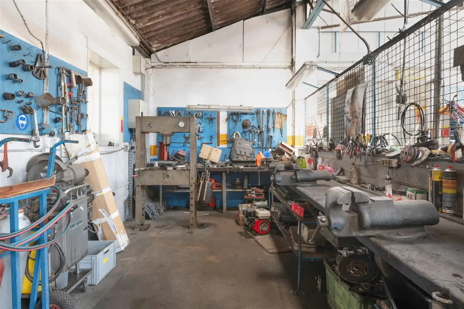 Functioneel bedrijfsgebouw te Kruisem! foto 20