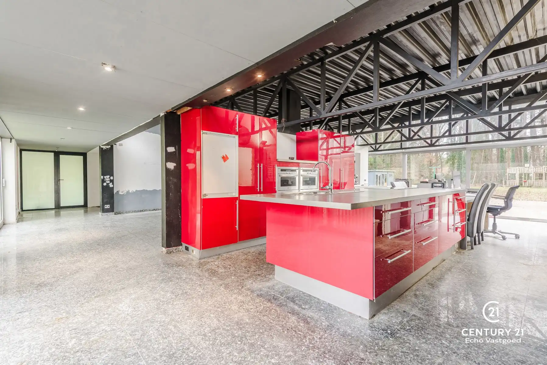 Unieke te renoveren villa in villawijk “De Lint” foto 11
