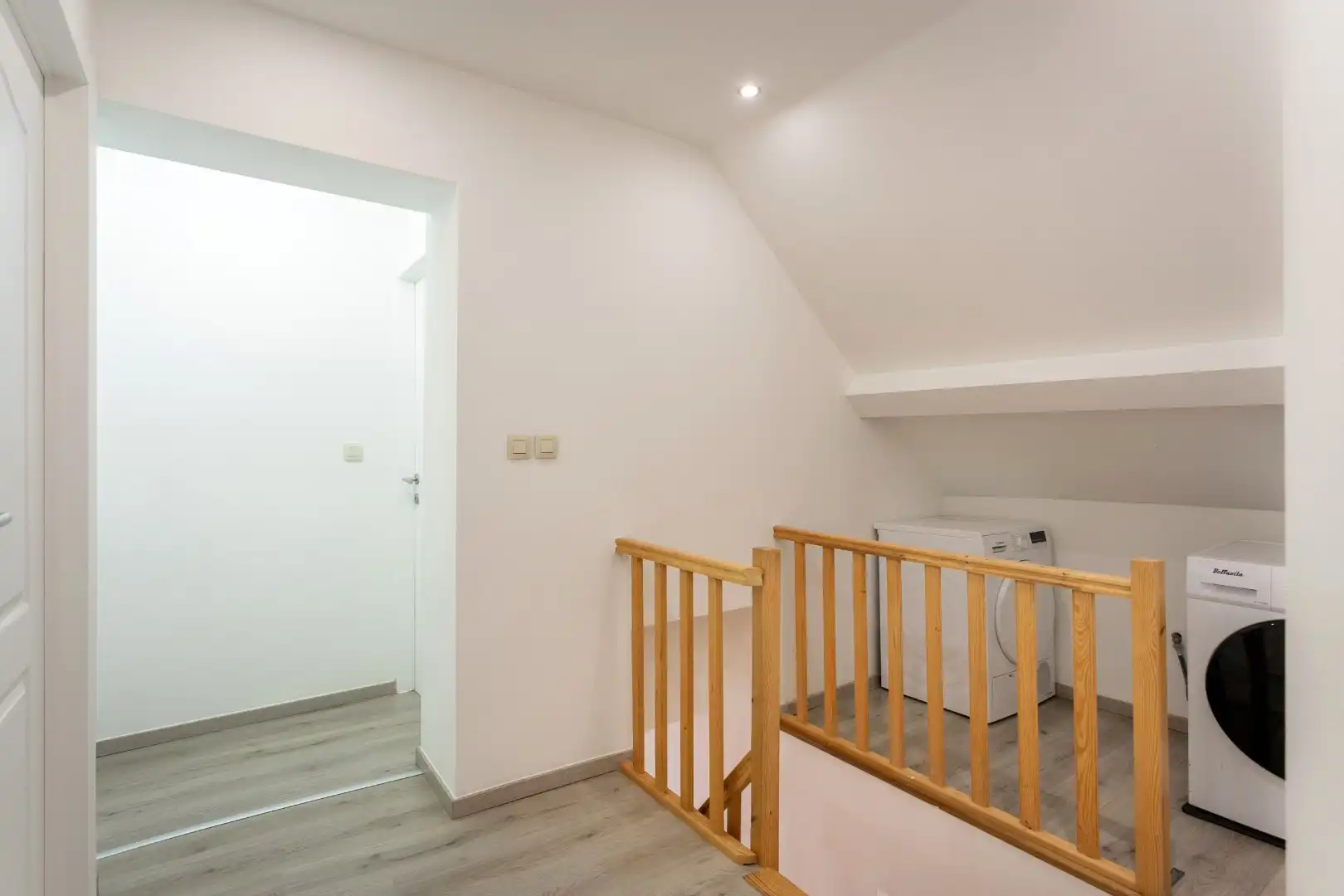 Ruime duplex (143m²) met 3 slaapkamers te Dworp foto 12