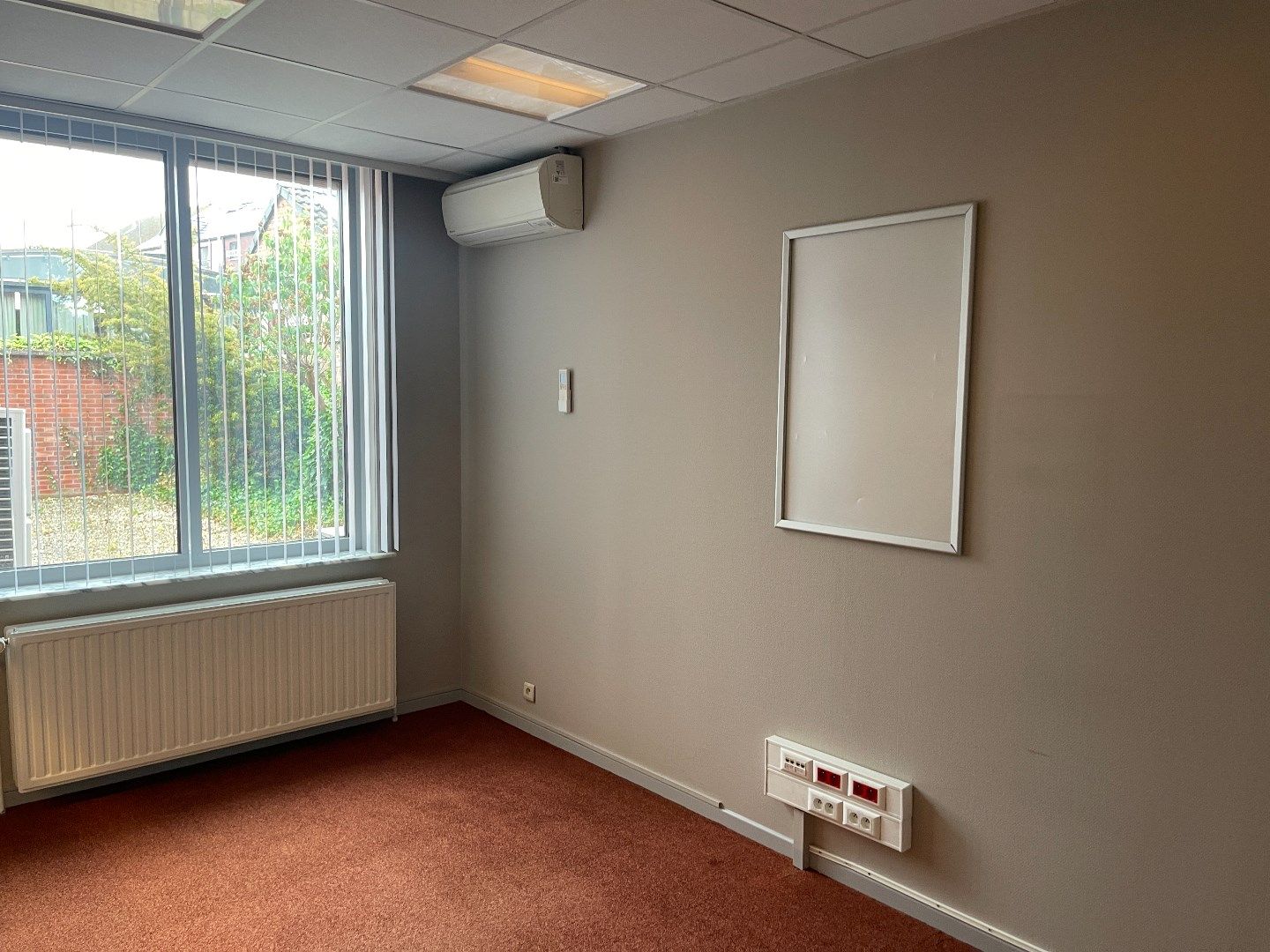 Kantoorgebouw 482m² op 3a85ca met tuin en garage op commerciële topligging foto 20