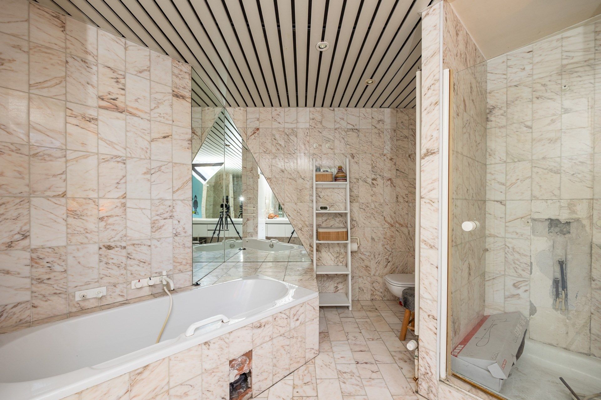 Unieke architectenwoning met tuin en polyvalente ruimte foto 16