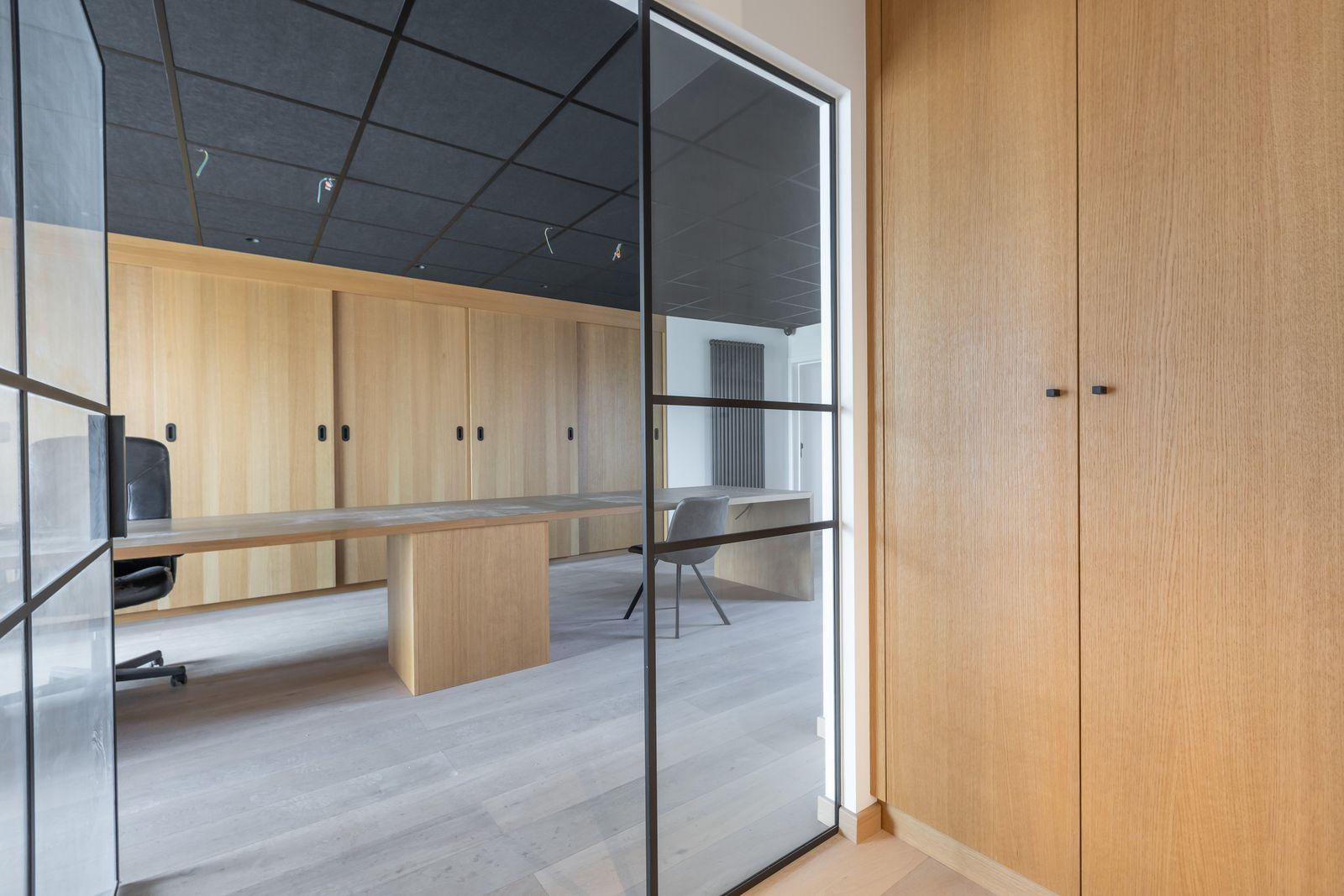 Grote eigendom met winkel, 2 appartement én prachtige loods foto 21
