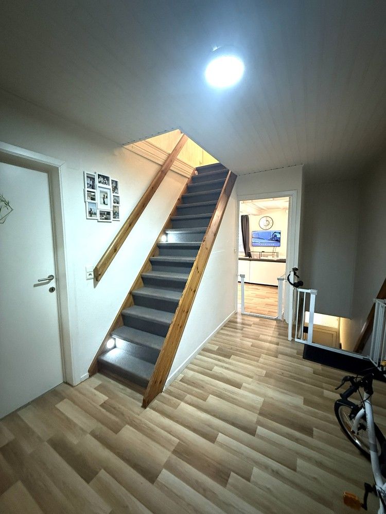 Charmante duplex met vernieuwde keuken, airco, berging en ruim dakterras in Lanaken foto 6