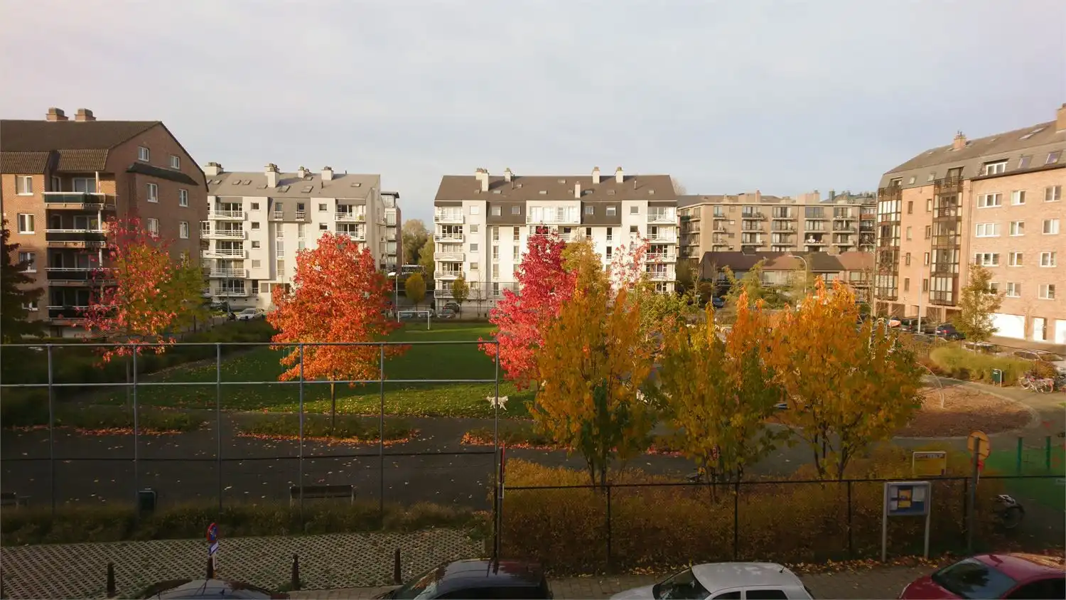RUIM 2-SLAAPKAMERAPPARTEMENT MET TERRAS EN AUTOSTAANPLAATS IN KESSEL-LO foto 2