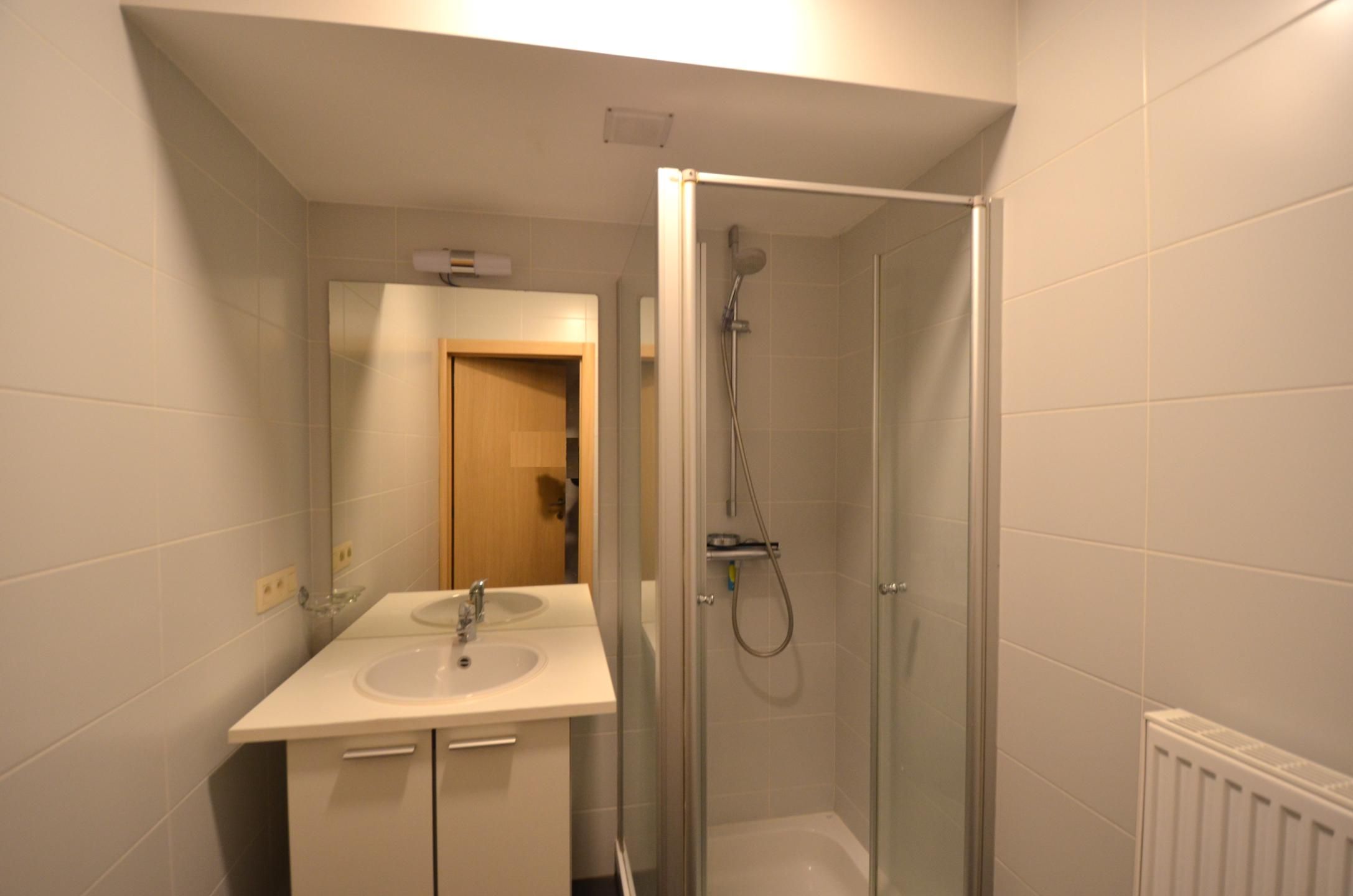 Rustig gelegen appartement met 2 slaapkamers foto 6
