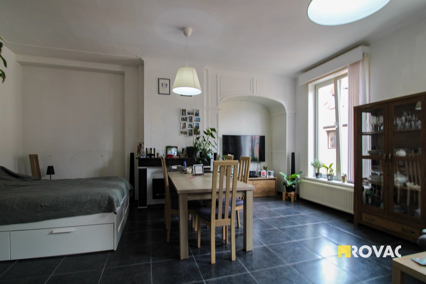 Vernieuwd appartement op de 1ste verdieping (vooraan gebouw)! foto 5