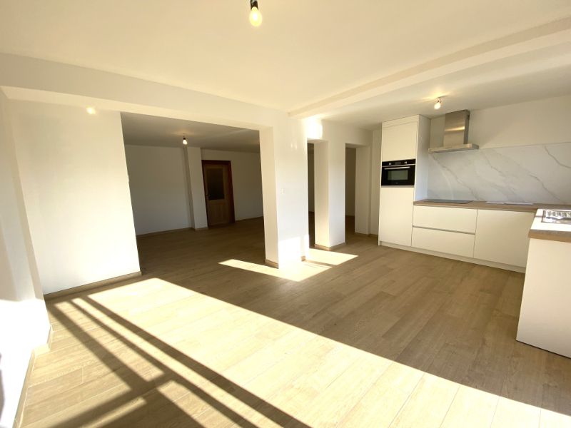 GROOT GV APPARTEMENT (+-117m²) (!!! reg. rechten van toepassing/GEEN BTW!!!)  +autostp + tuin en buitenberging foto 8