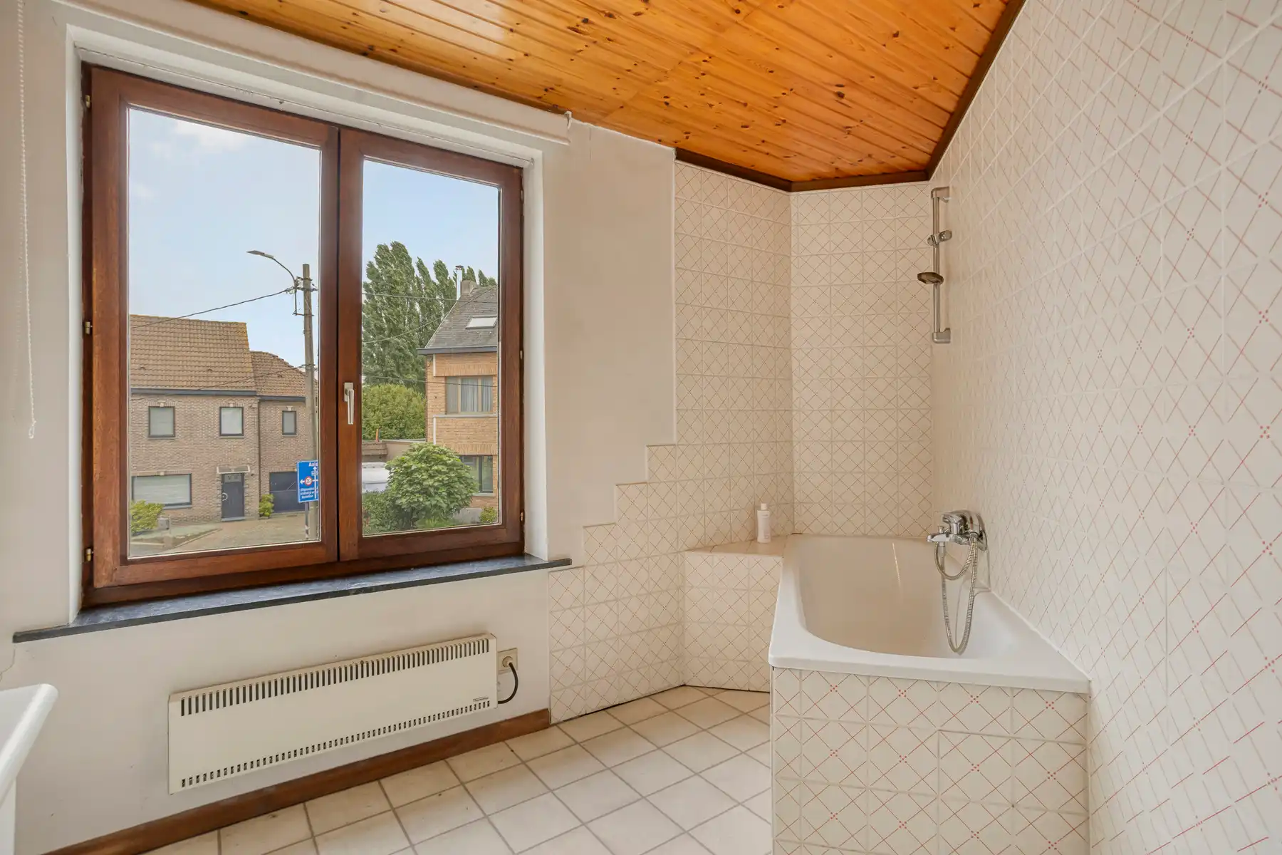Ruime, goedgelegen woning met 3slpks! foto 6