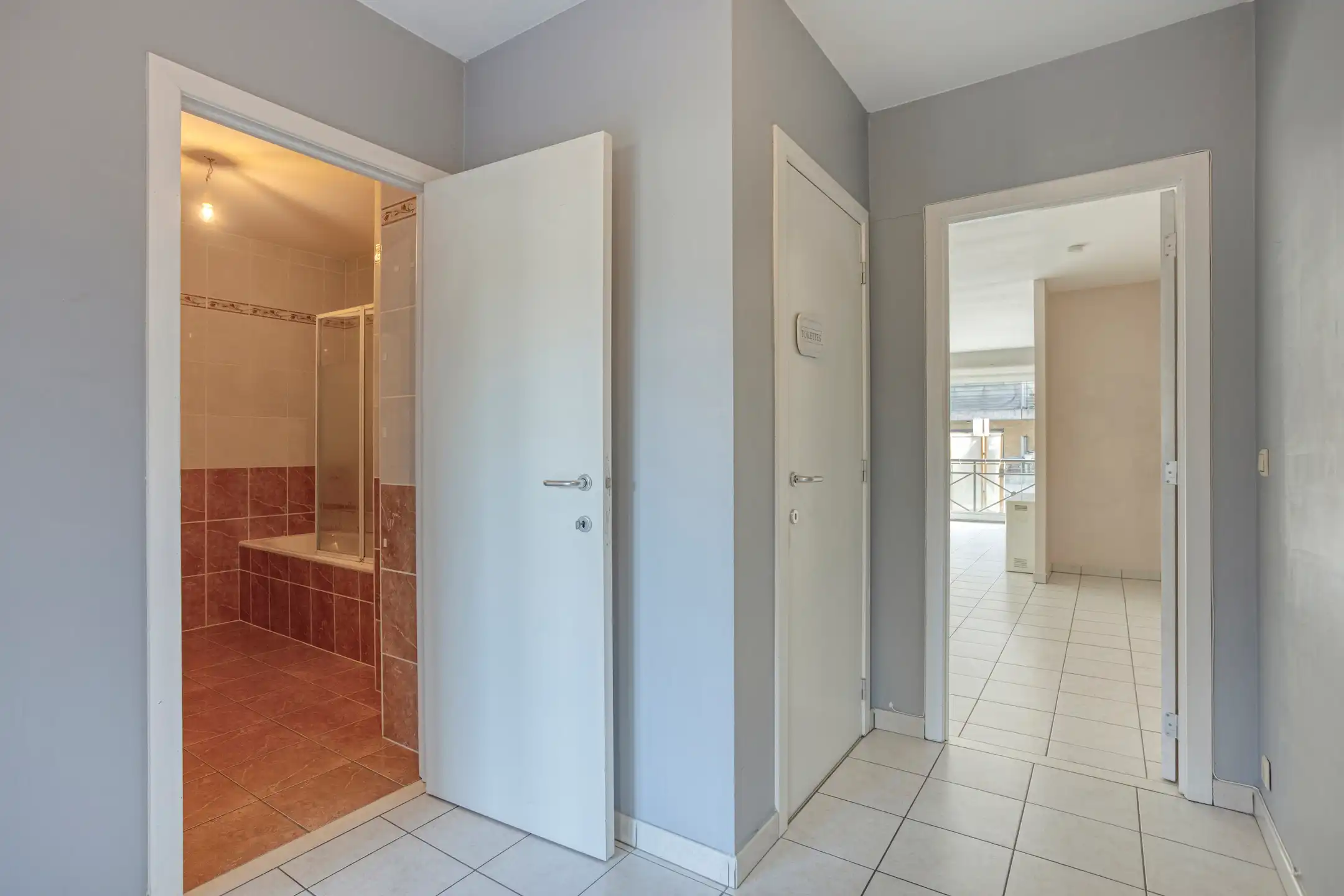 Instapklaar appartement met 2 slaapkamers en 2 terrassen foto 7