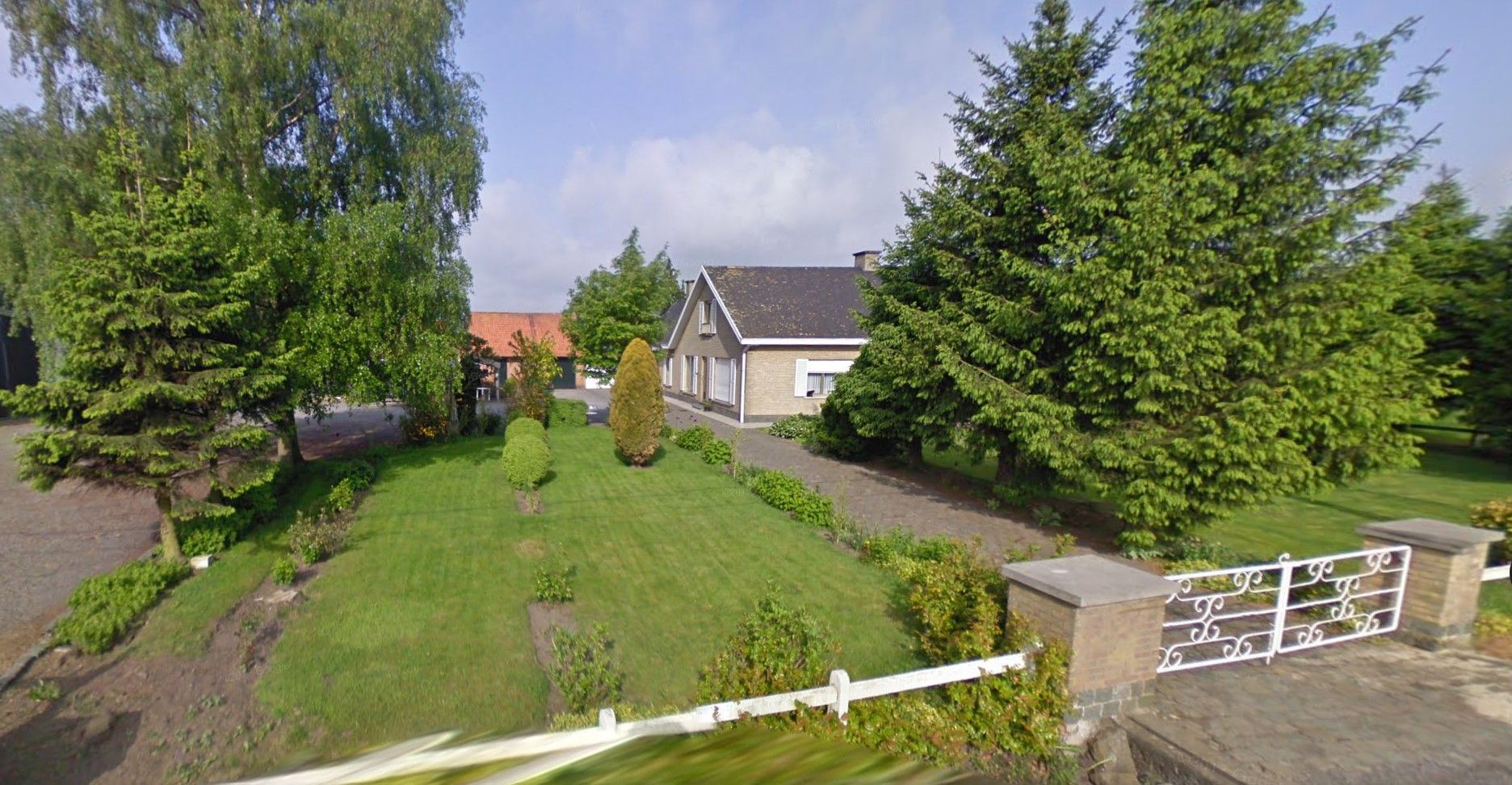 TE KOOP in ZULTE aan de  Sparrenstraat, 15 foto {{pictureIndex}}