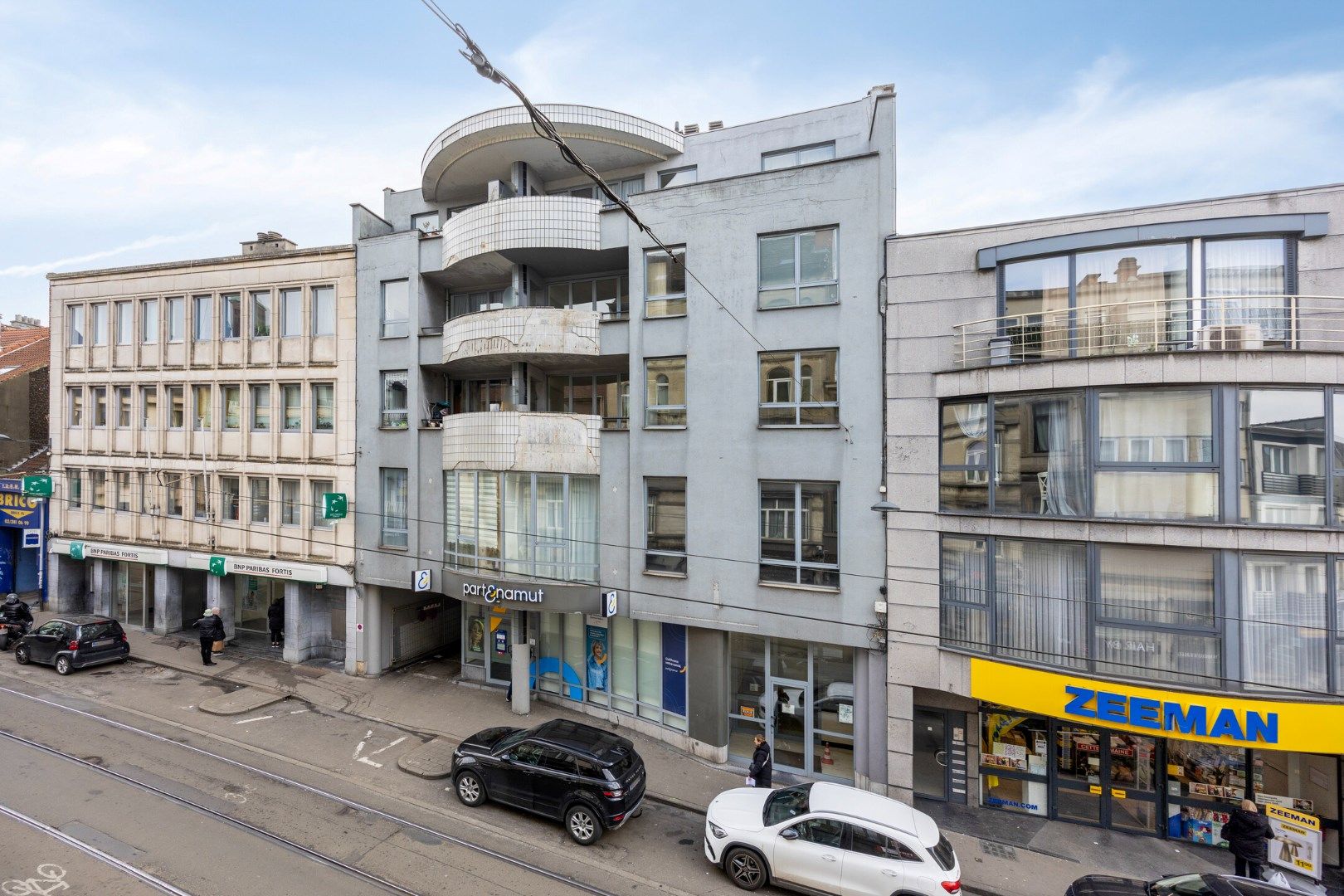 Op te frissen 1-slaapkamer-appartement in het bruisende Schaarbeek foto 22
