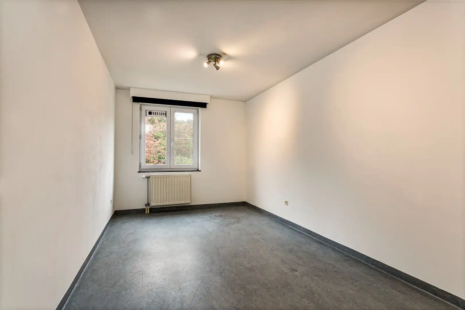 Goed gelegen woning met 3 slaapkamers en parkeerplaats - EPC 204 kWh/m² - bewoonbare oppervlakte 135m² foto 15