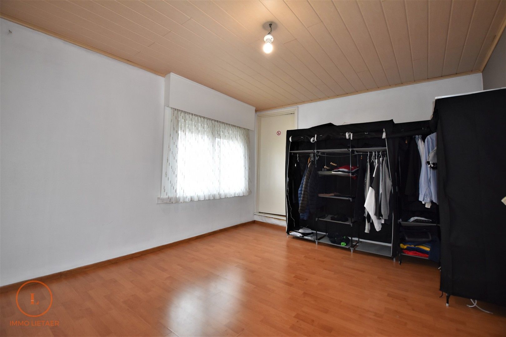 Ruime instapklare woning met 4 slaapkamers en studio, tuin en garage foto 18