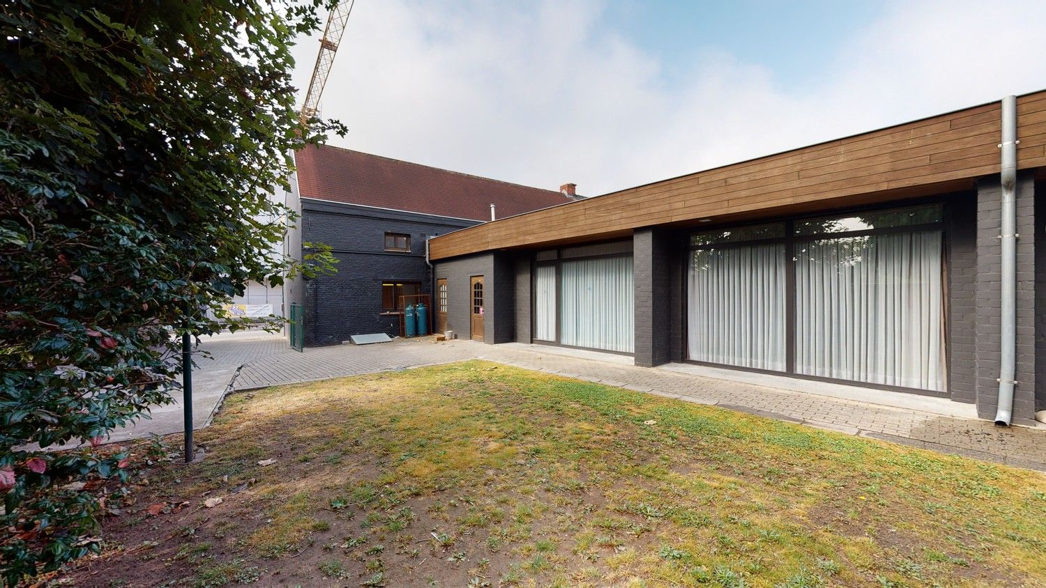 Ruime woonst/ handelszaak nabij centrum Zingem! foto 16