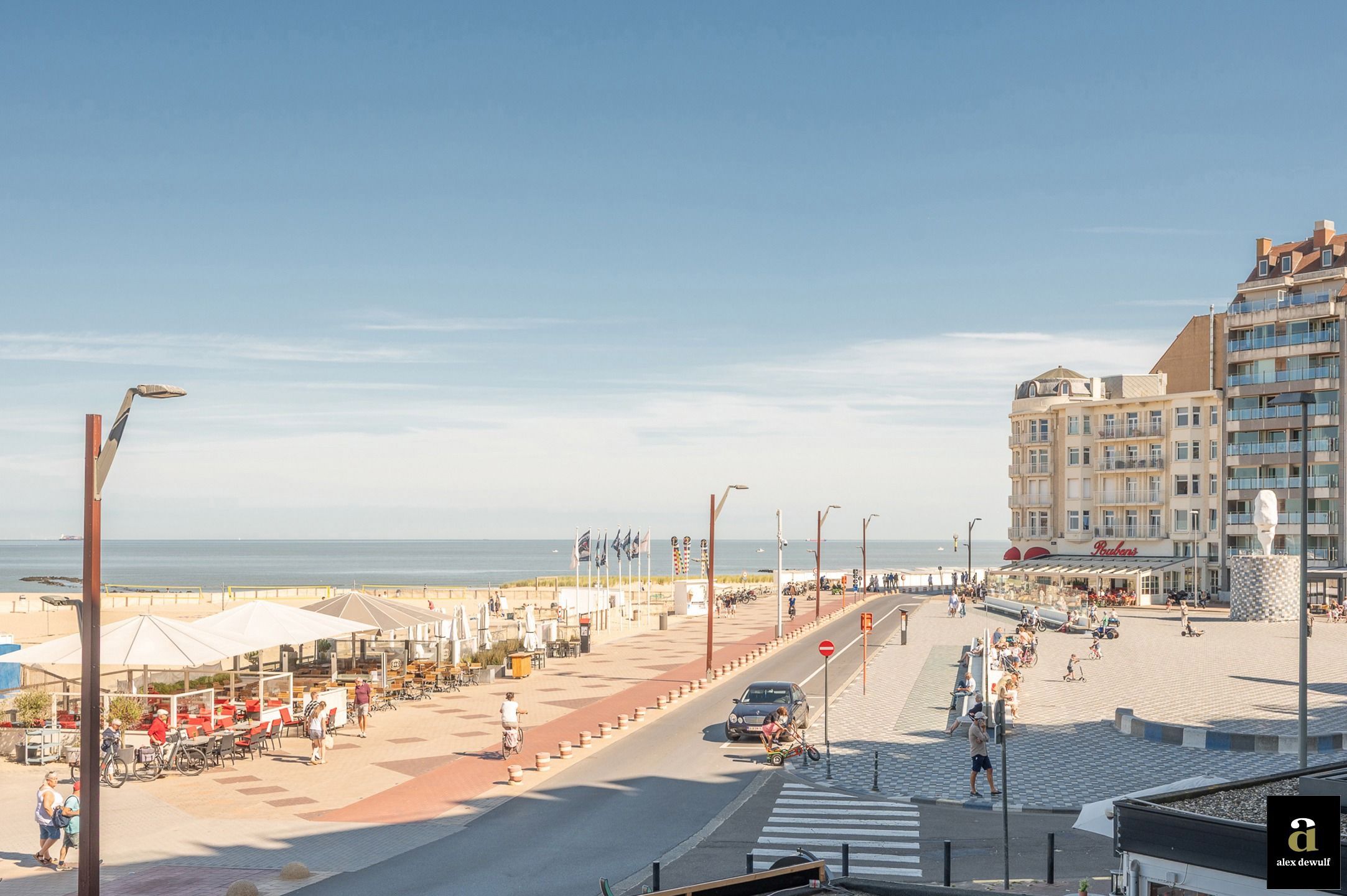 Uitstekend gelegen 3 slaapkamer appartement met frontaal zeezicht [Rubensplein - Albertstrand]. foto 5