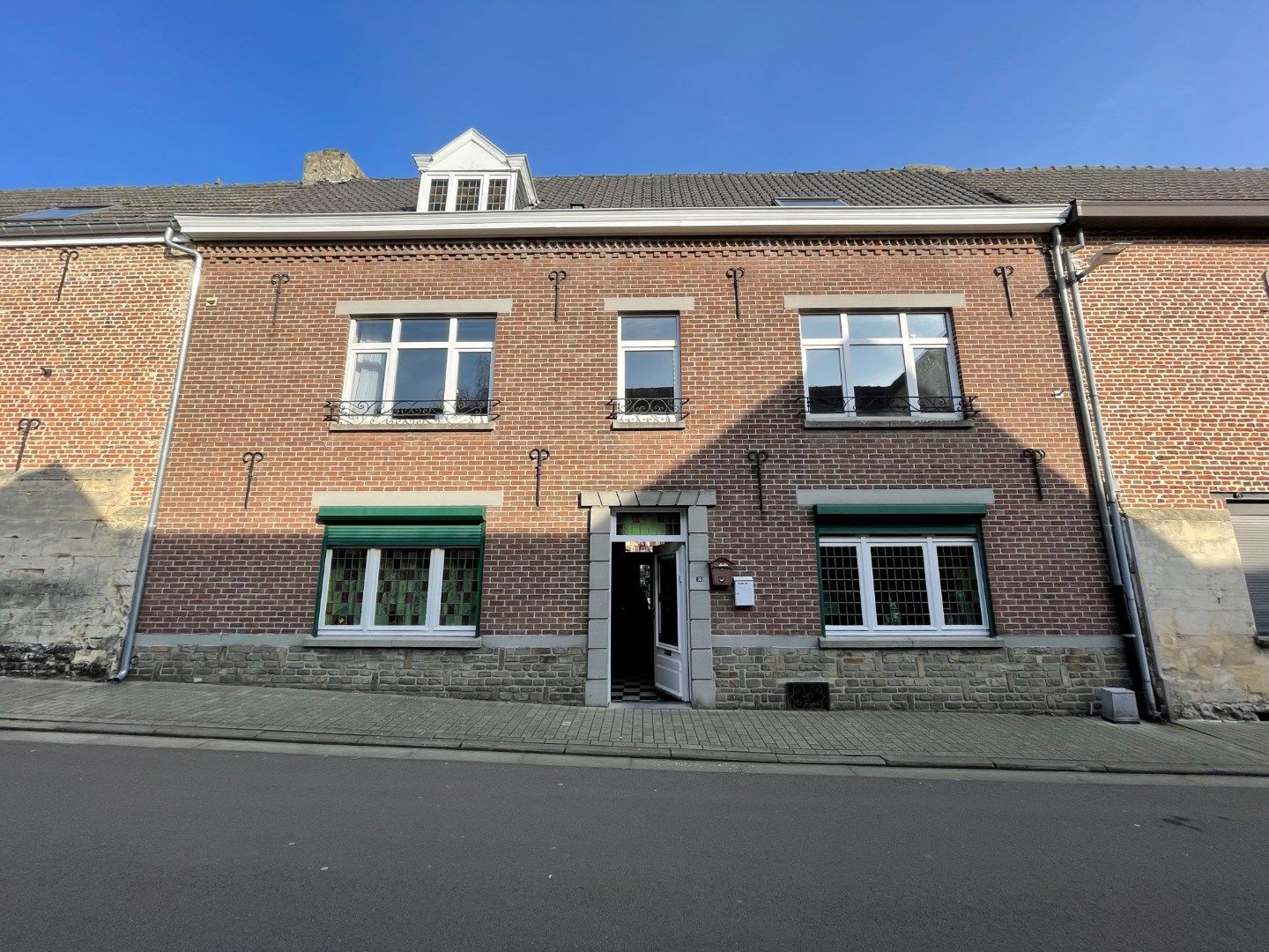 Authentiek begijnhofhuis gelegen aan het mooiste pleintje Begijnhof Tongeren, Onder de Linde foto 3