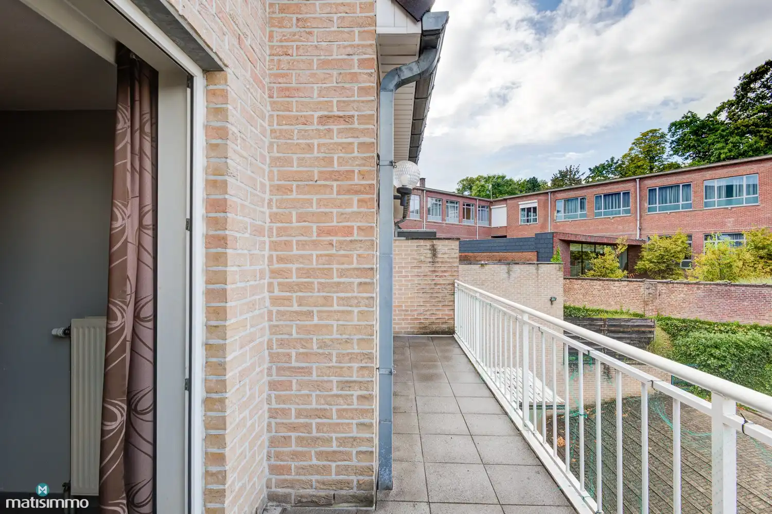 APPARTEMENT MET TWEE SLAAPKAMERS EN GARAGE IN HET CENTRUM VAN HOESELT foto 12