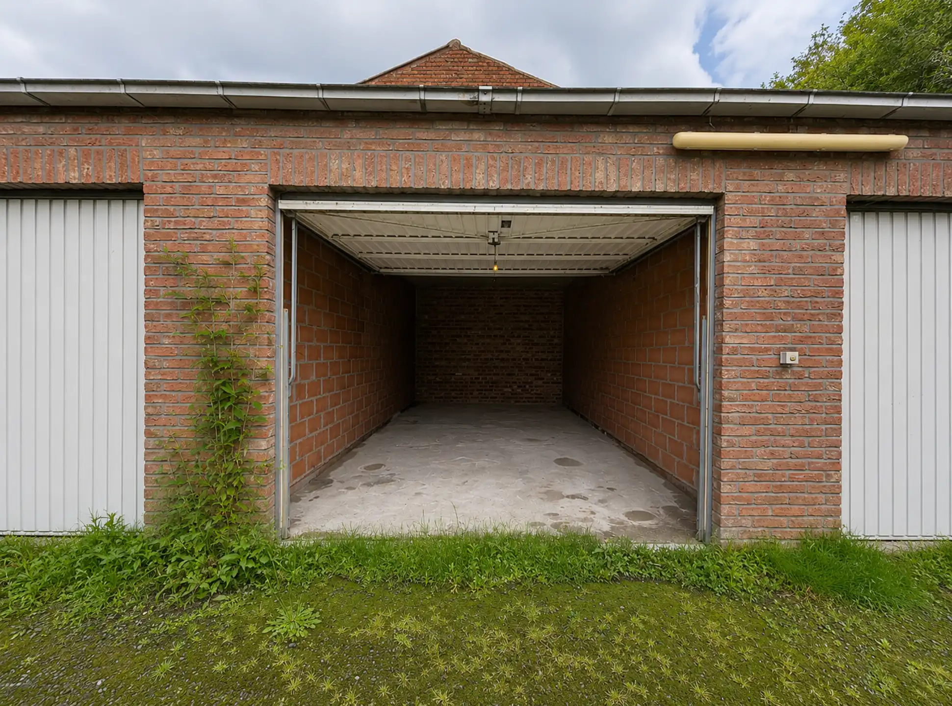 Vlot bereikbare garagebox te huur foto 3