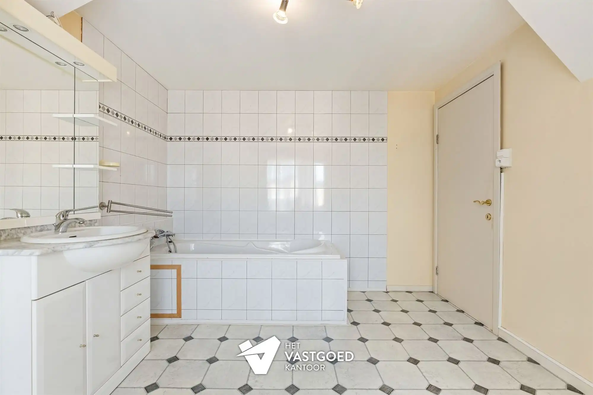 CHARMANTE WONING MET VEEL POTENTIEEL OP MOOI EN RUSTIG GELEGEN PERCEEL TE HAM foto 18