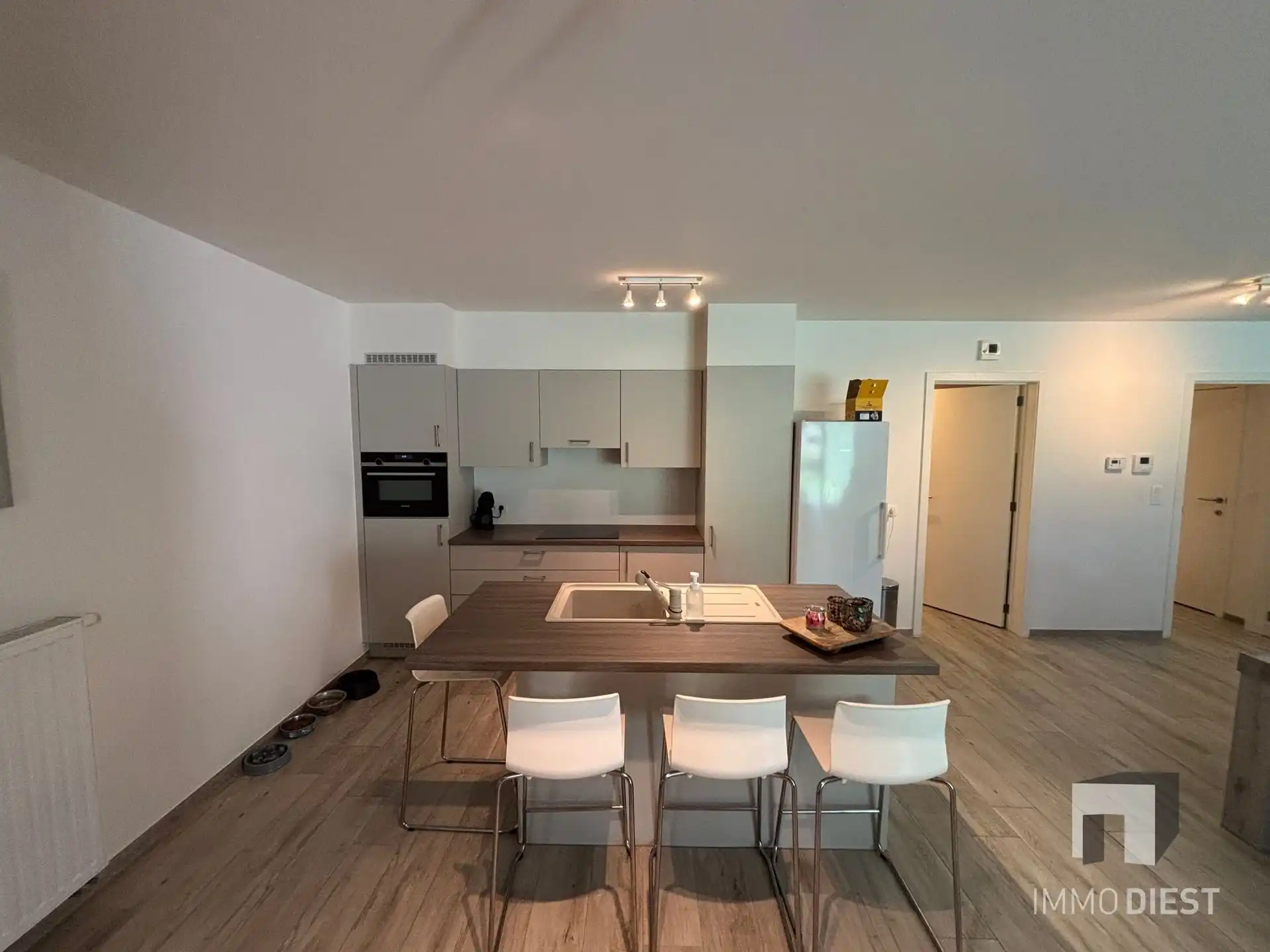 gelijkvloers appartement met tuin, drie slaapkamers! foto 11