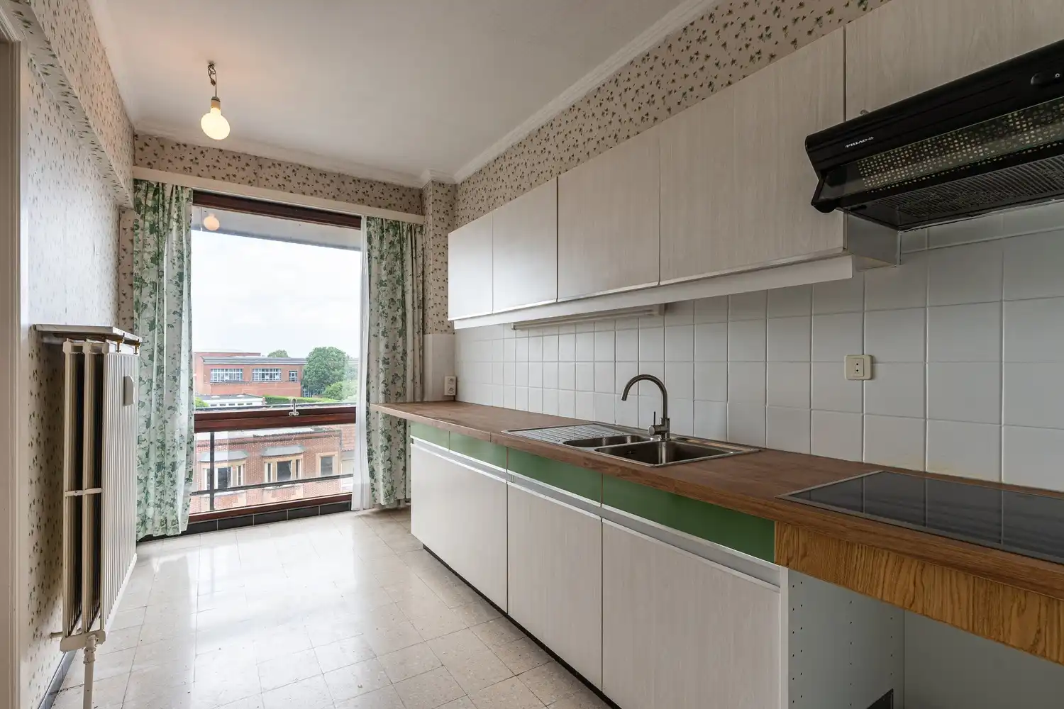 Ruim appartement in centrum Eeklo met 2 slpks foto 6