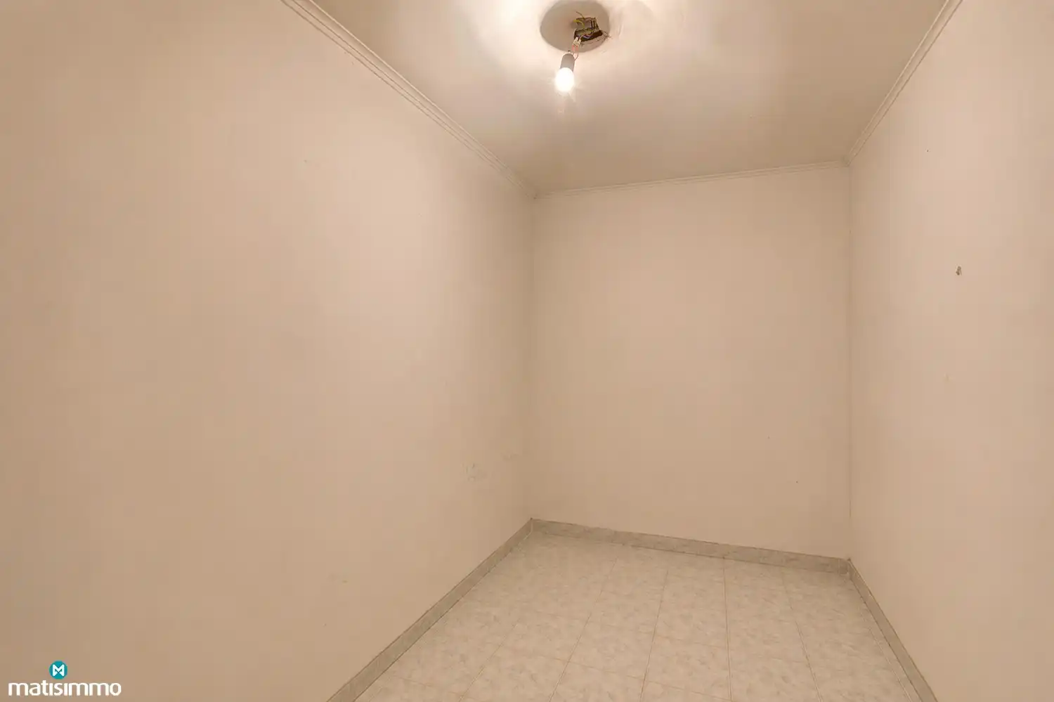 UNIEK 2-SLAAPKAMERAPPARTEMENT MET 2 ENSUITE BADKAMERS, KELDERBERGING EN RUIME BINNENKOER IN DE STADSKERN VAN TONGEREN foto 27