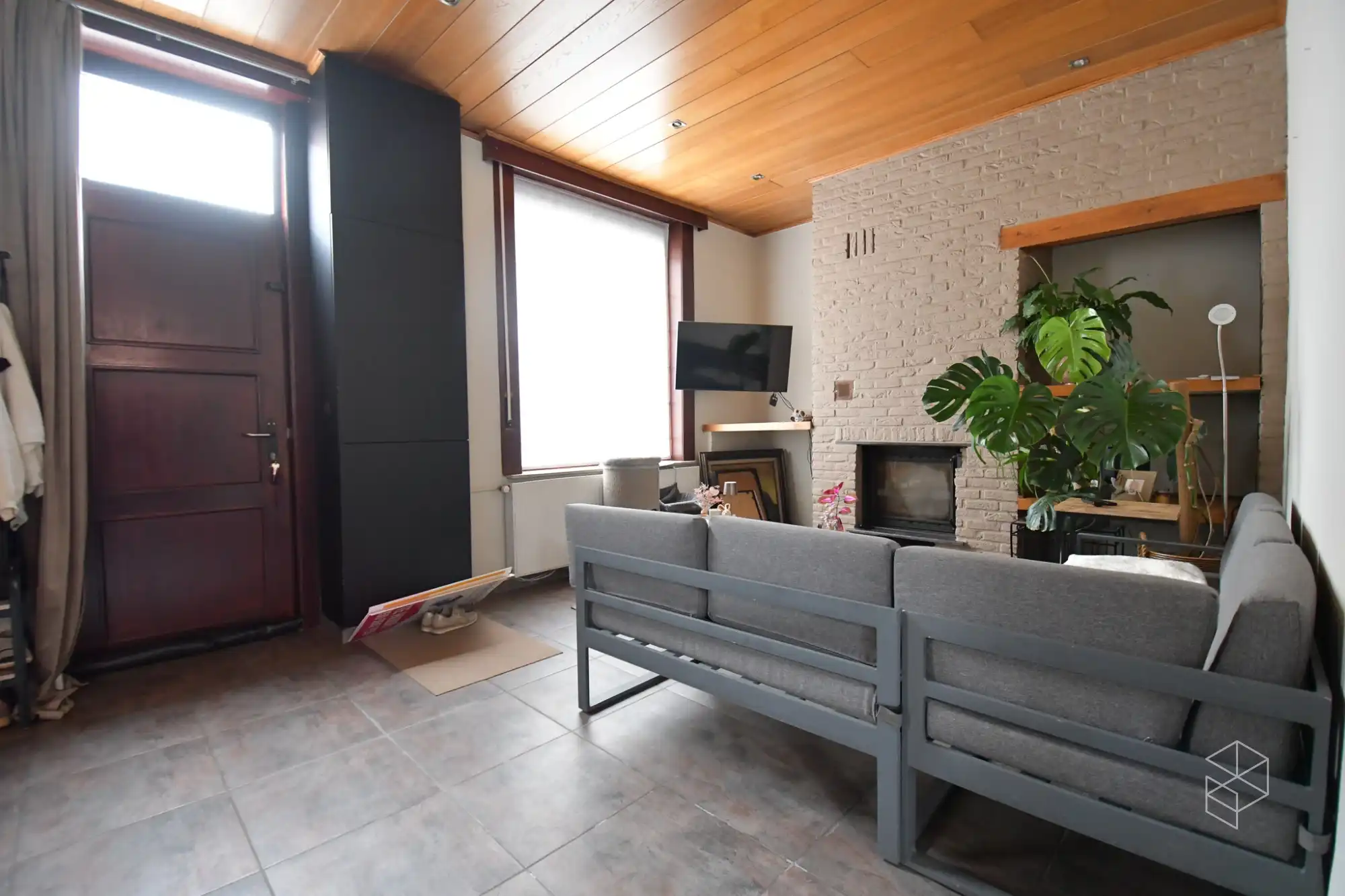 Goed onderhouden woning met 3 slpk, tuin oprit en bijgebouw foto 6