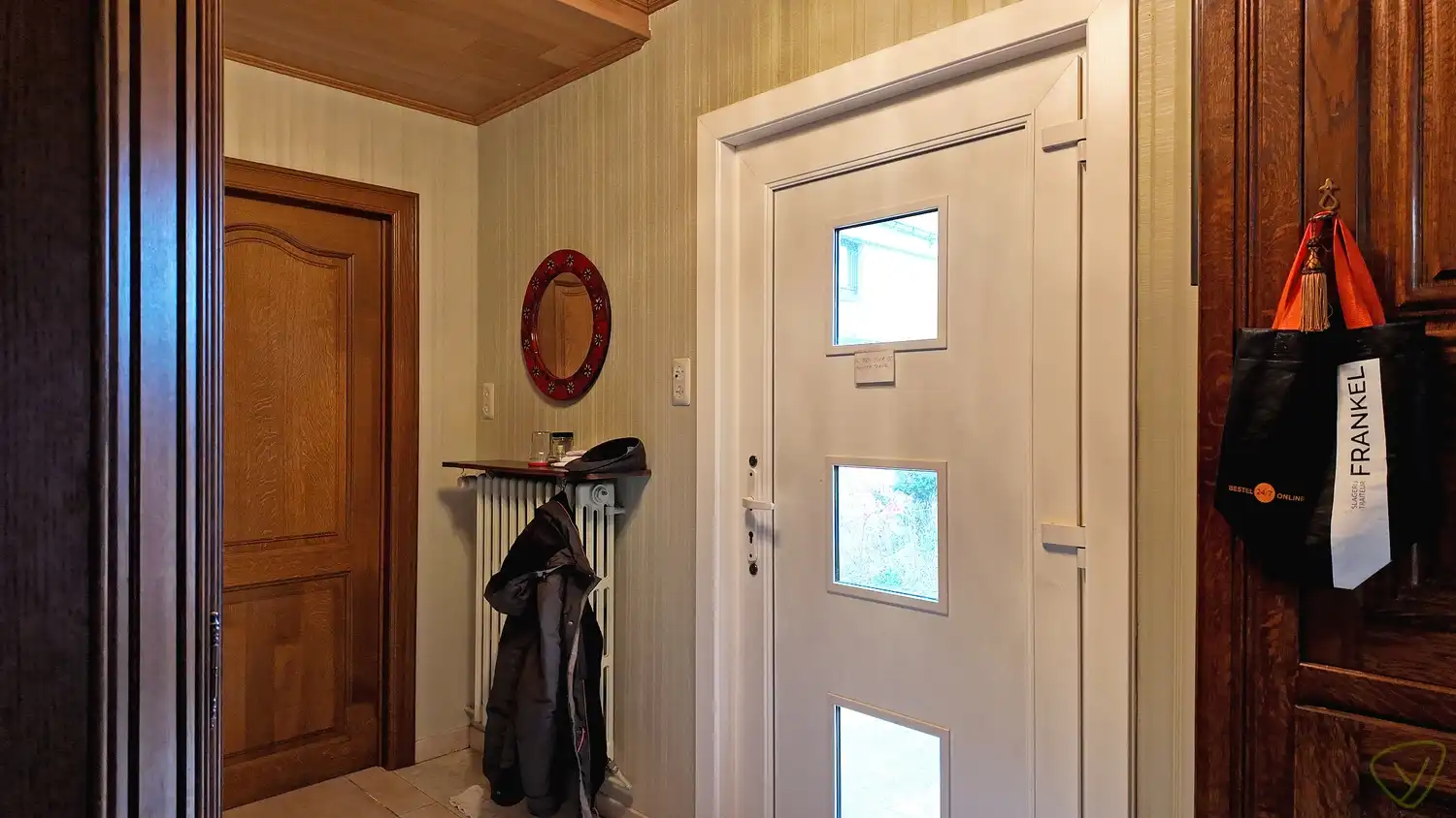 Verrassend ruime woning met 4 slaapkamers en garage foto 2