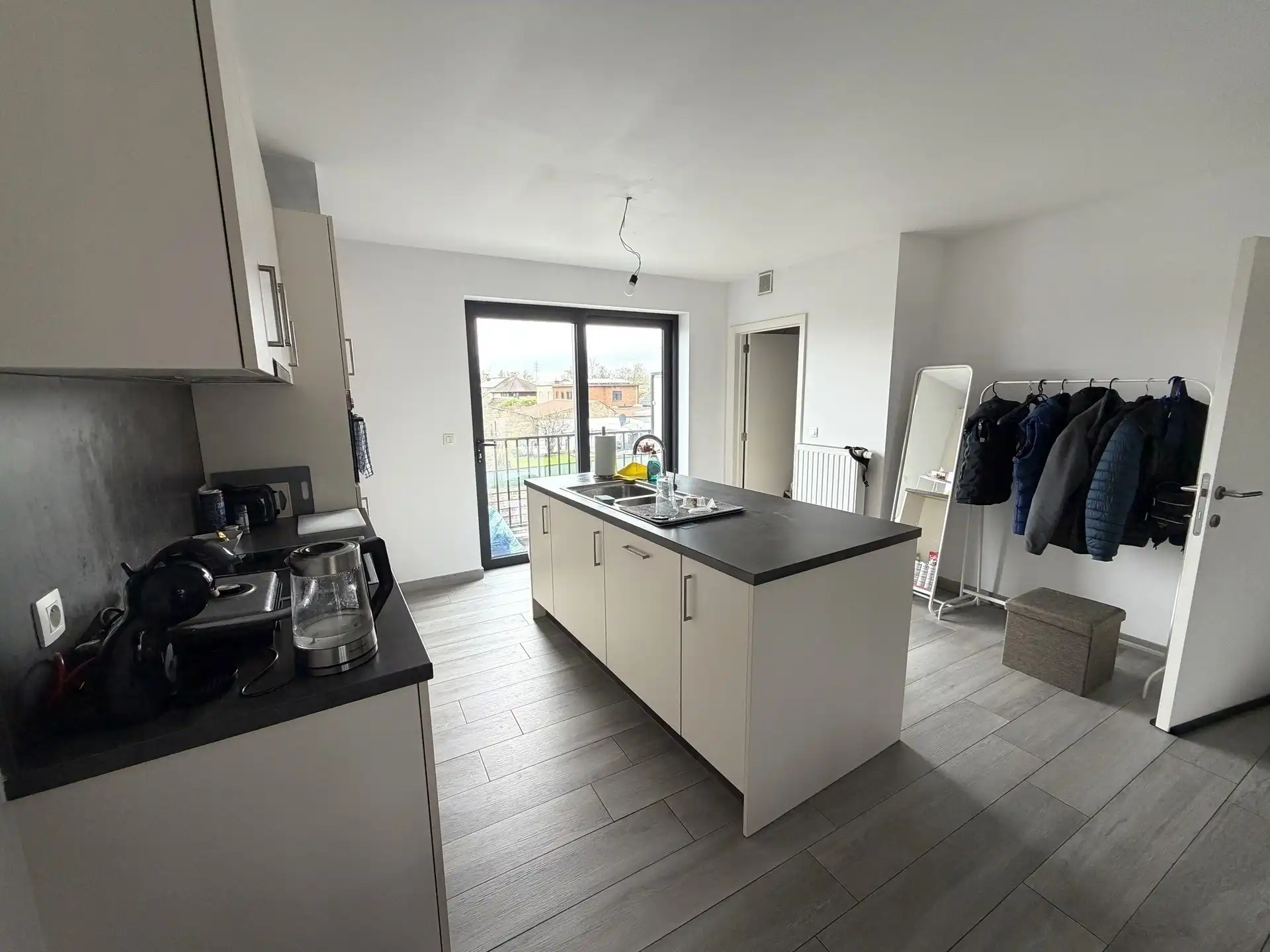 Zeer ruim duplex-appartement met 2 slaapkamers nabij verschillende invalswegen en centrum Dendermonde foto 2