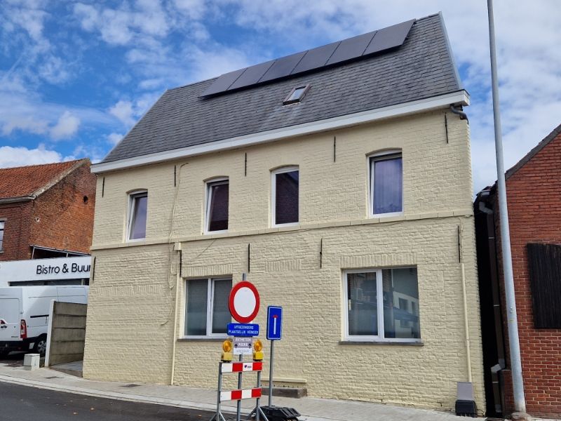Instapklare woning met 4 slaapkamers en zonnige tuin foto 2