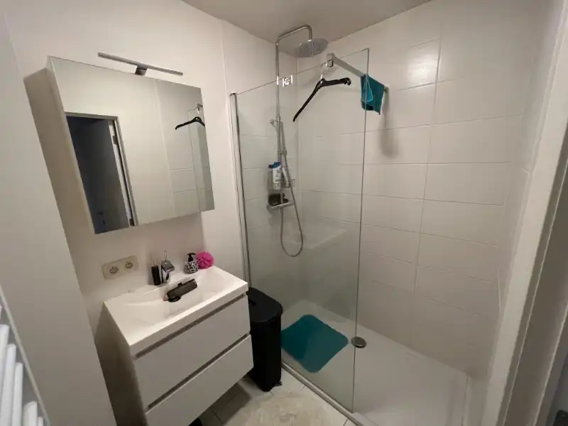 --- NIEUW --- Ruim recent appartement (112m²) met 3 slaapkamers + garagebox foto 9