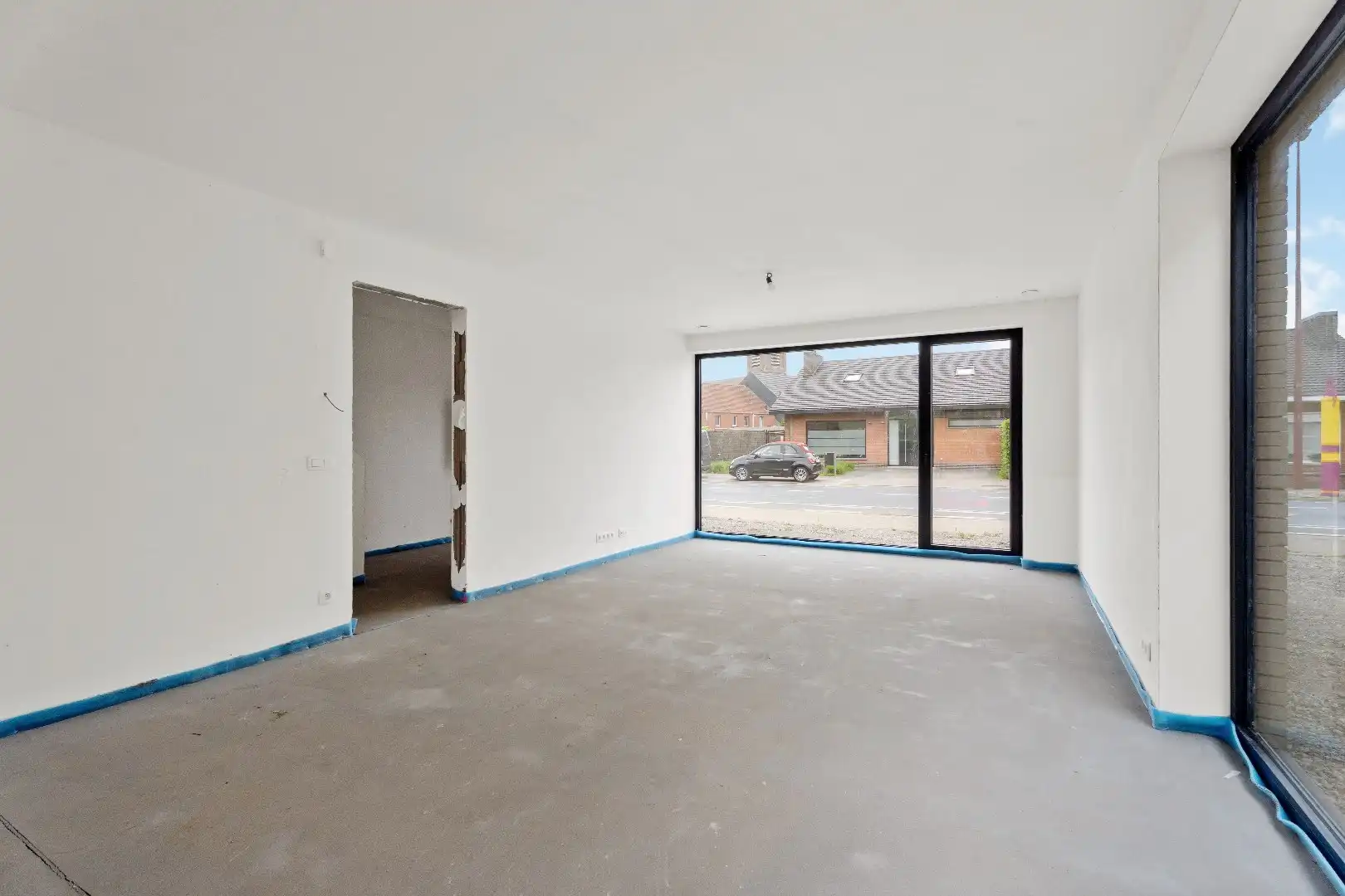 RUIME HALF OPEN NIEUWBOUWWONING MET 4 SLPKS | TUIN | GARAGE foto 6