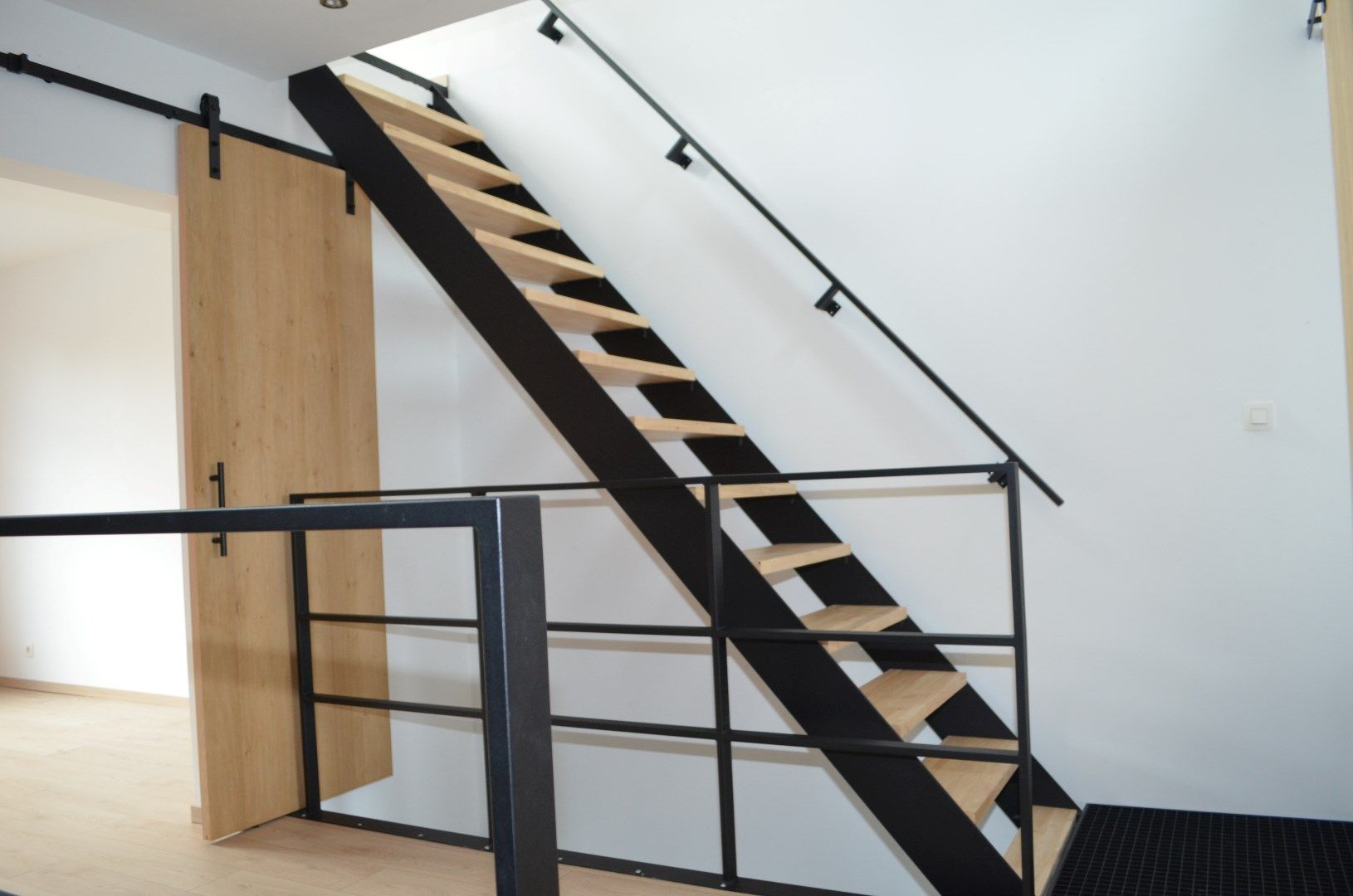 Volledig gerenoveerde woning in het centrum met stadstuintje. foto 11