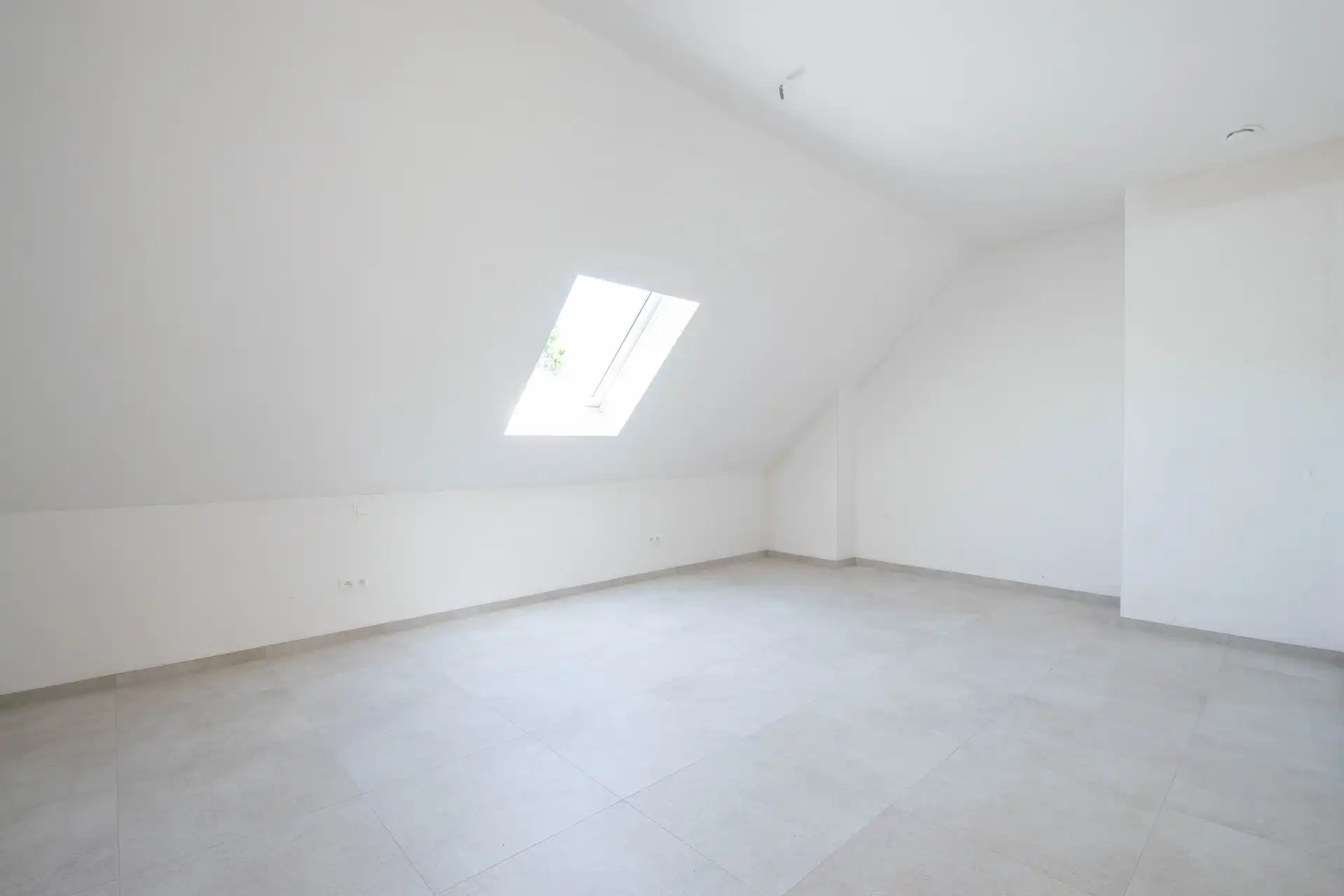 Ruim dakappartement met 2 grote slaapkamers en terras met panoramisch uitzicht (131m²) foto 10
