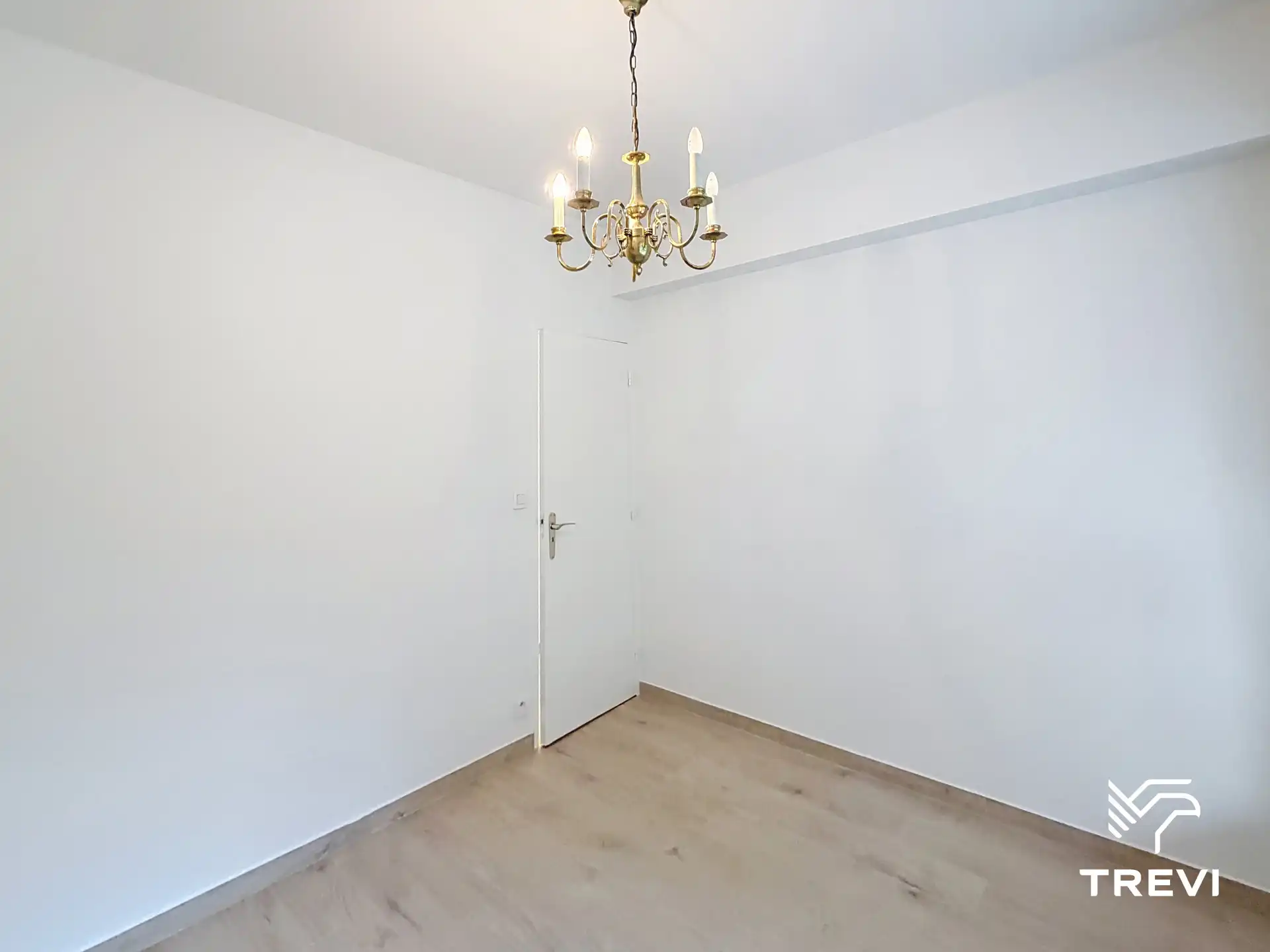 WATERMAAL-BOSVOORDE – Schitterend opgefrist 1-slpk + terras! foto 7