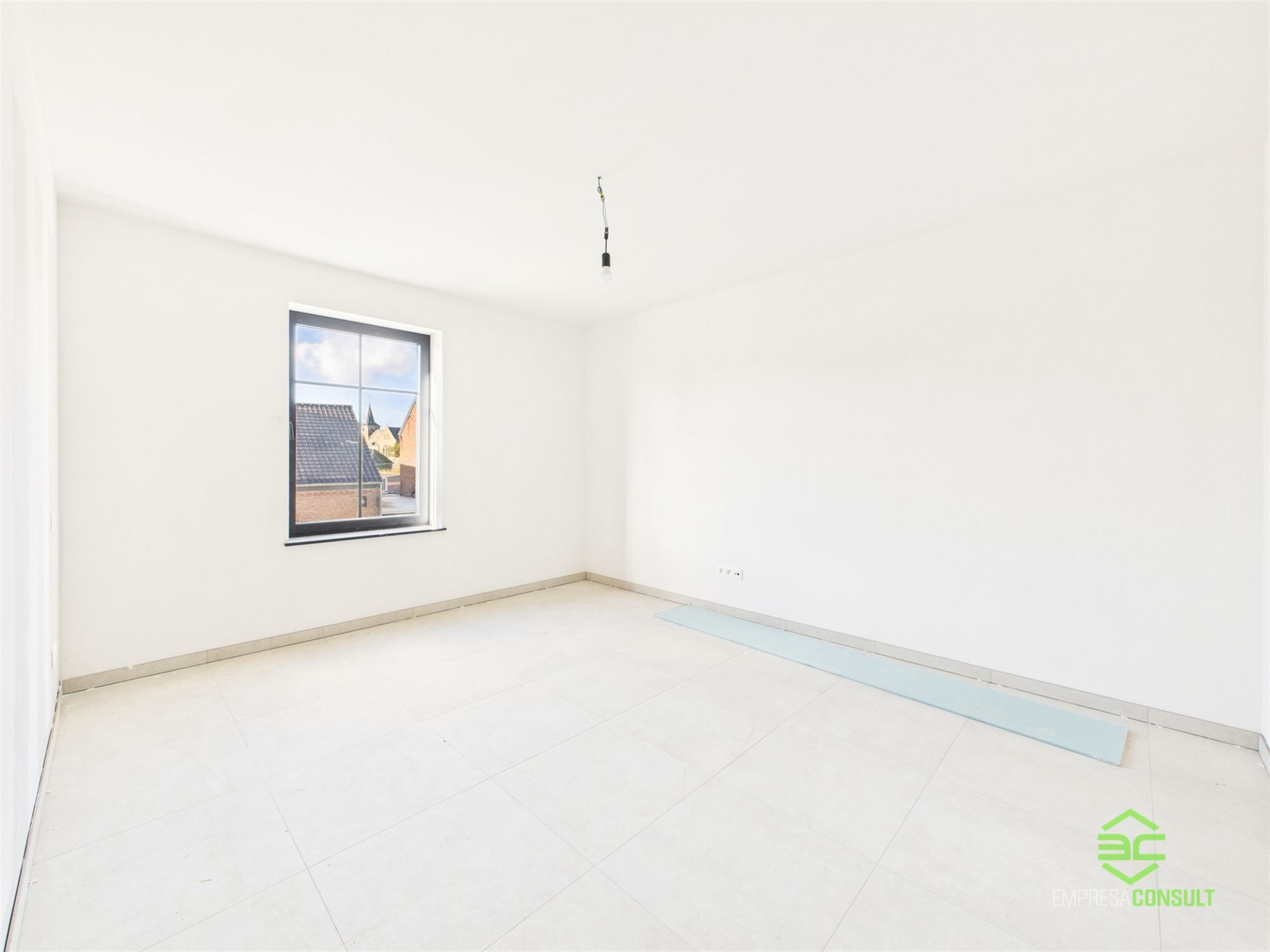 Afgewerkte nieuwbouwwoning met 4 slpk en E-peil 0! foto 9