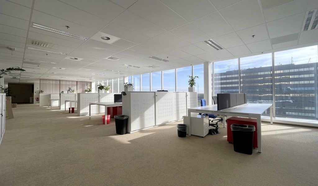 Vernieuwde kantoren te huur in Ahlers Building te Antwerpen foto 4