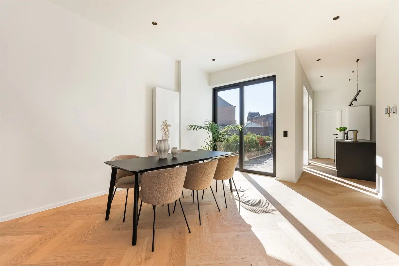 Gerenoveerd appartement met luxe-afwerking en topterras foto 4
