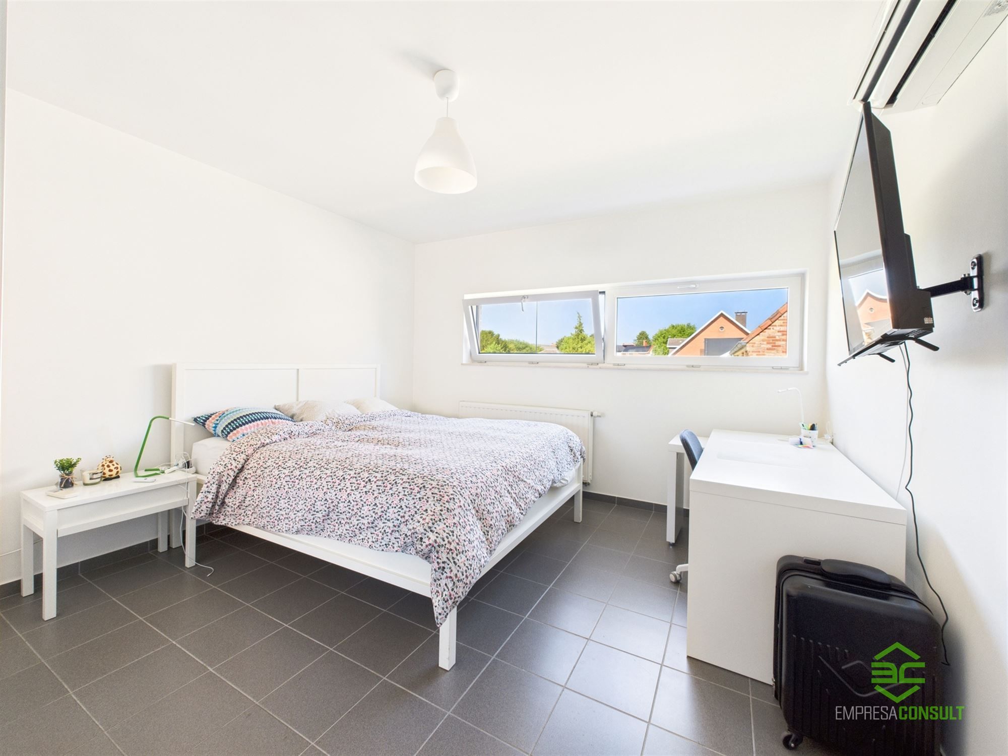 Prachtige villa met 4 slpk op een rustige locatie! foto 18