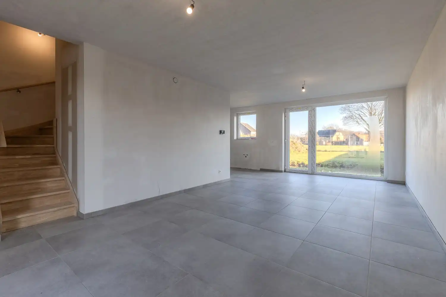 Hedendaagse nieuwbouwwoning met drie slaapkamers op rustige ligging in Neeroeteren foto 8