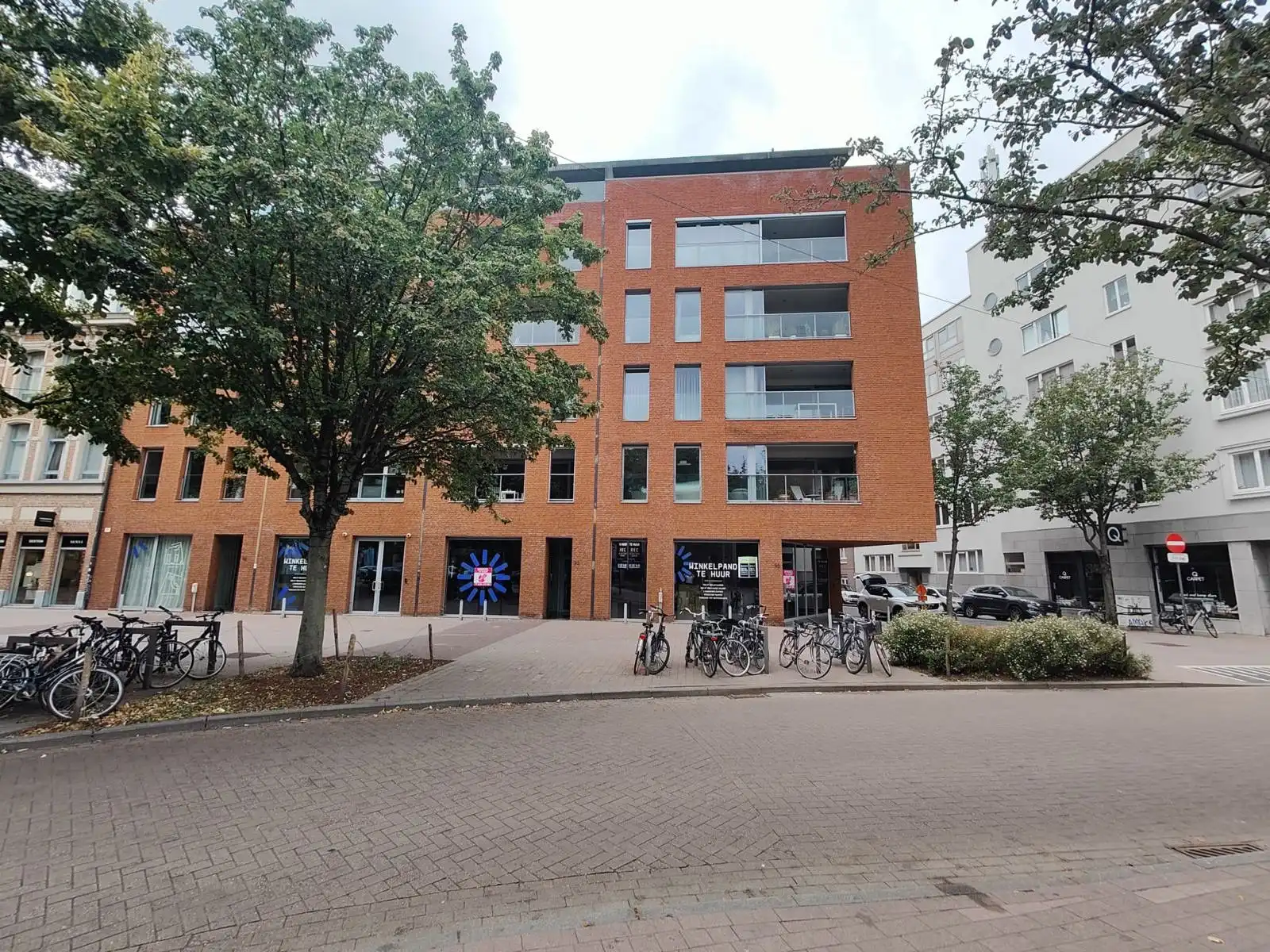 625 m² kantoor met zichtbaarheid – Antwerpen foto {{pictureIndex}}