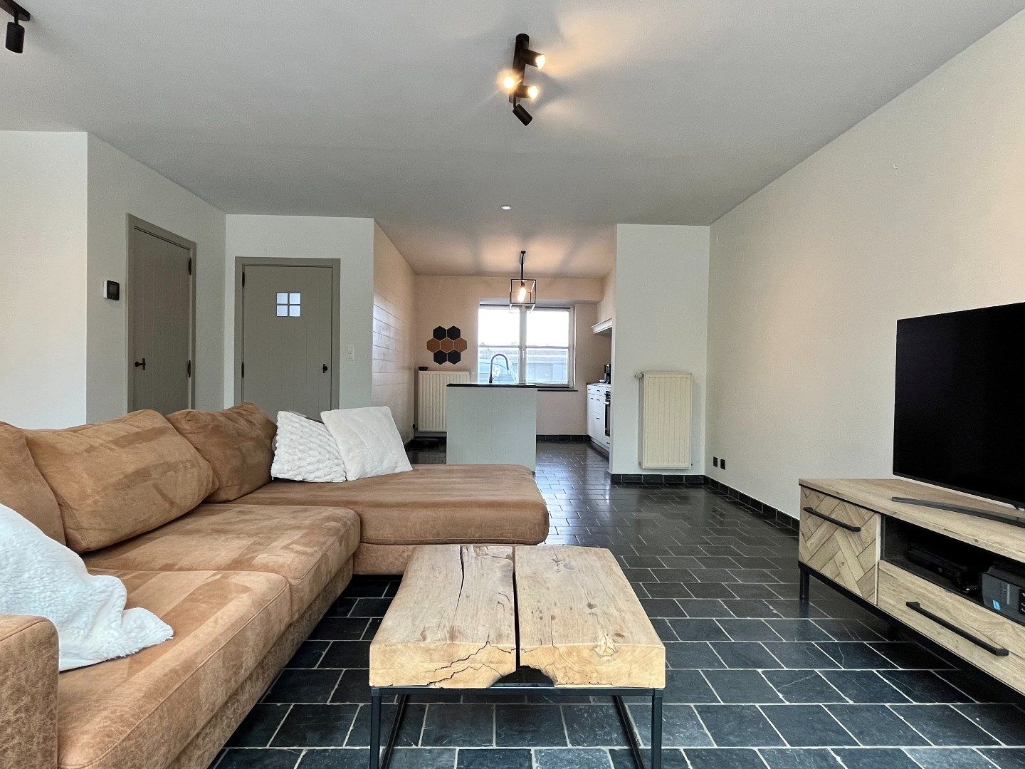Instapklare woning te koop in Beitem met 3-4 slaapkamers!  foto 3