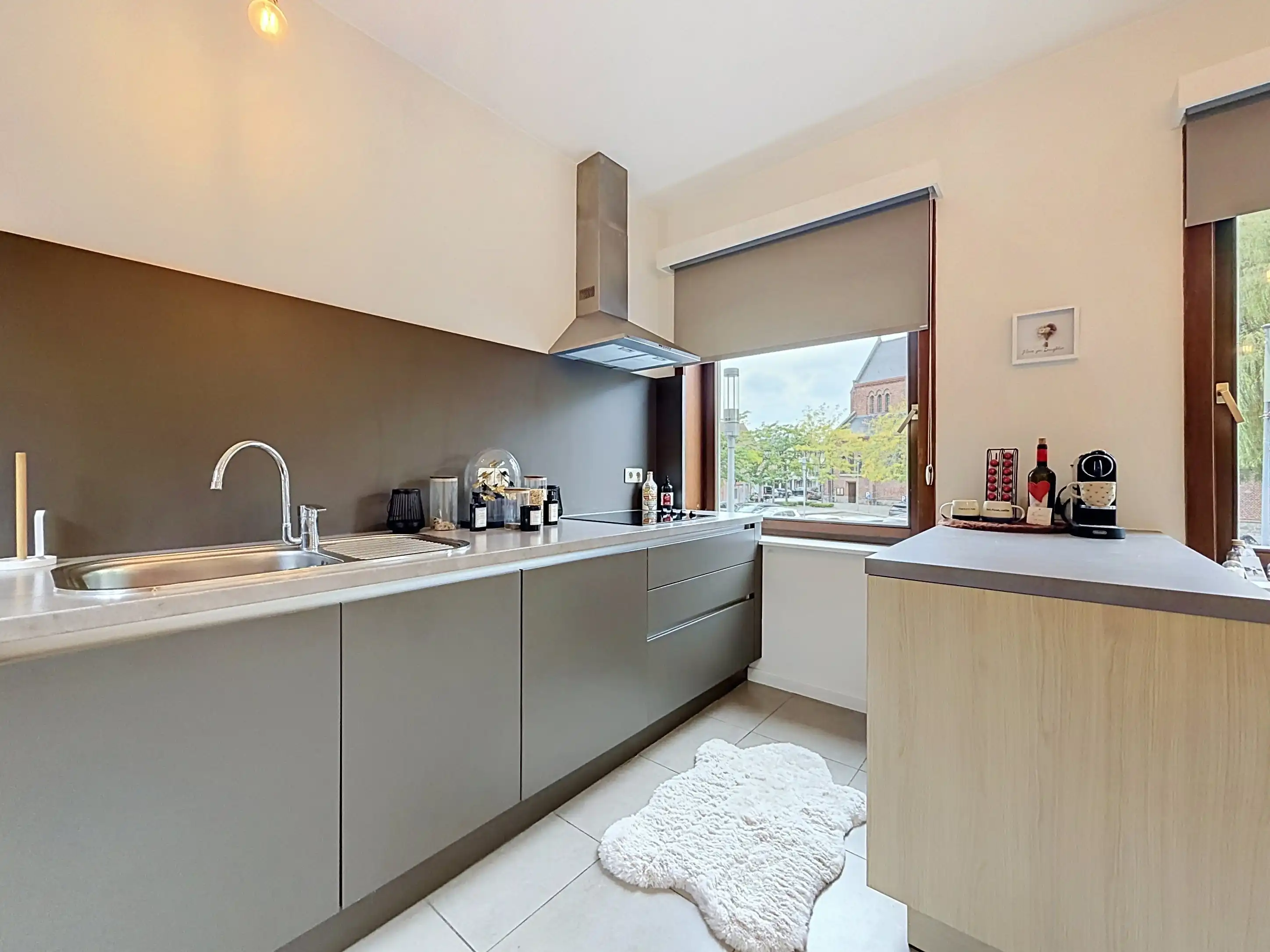 Stijlvol appartement te koop in Marke met 2 slaapkamers, moderne keuken en een ruime woonkamer! foto 2