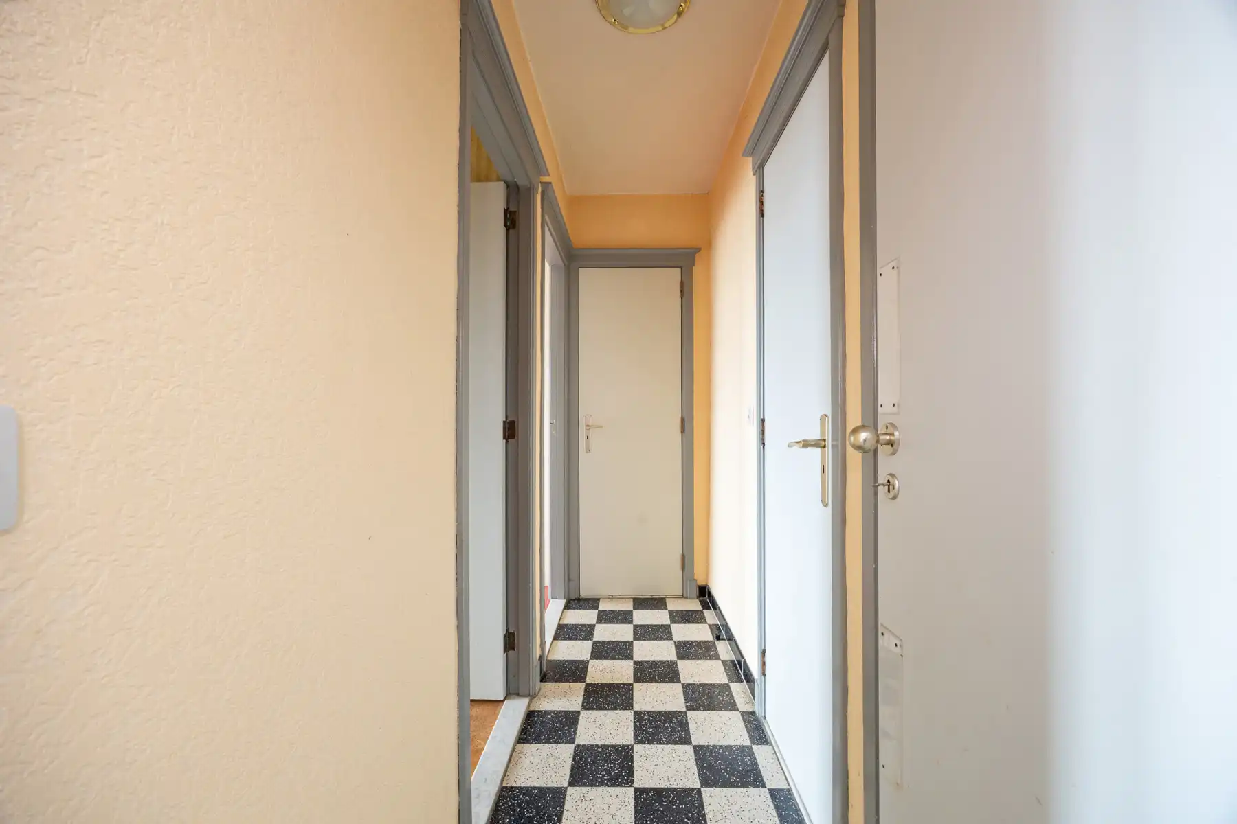 Ruim appartement met balkon en open zicht! foto 7