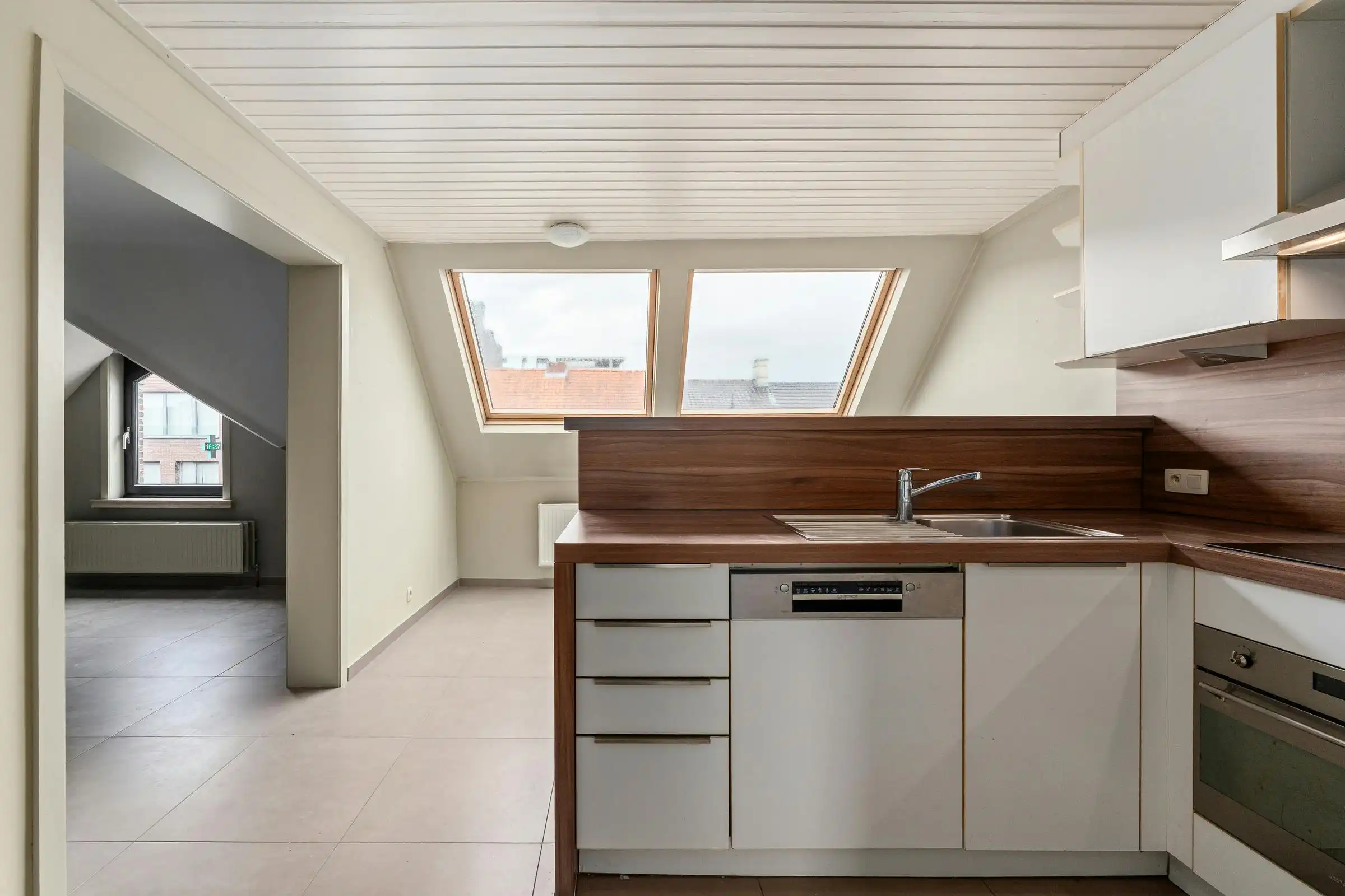 Dakappartement (81m²) met 1 slaapkamer in centrum Roeselare foto 5