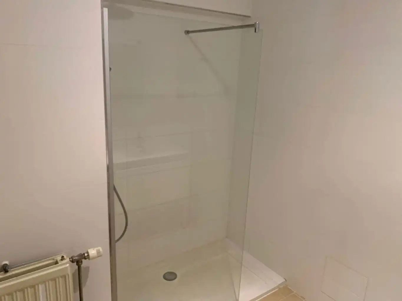 Instapklaar 2-slaapkamer appartement met 2 terrassen foto 9