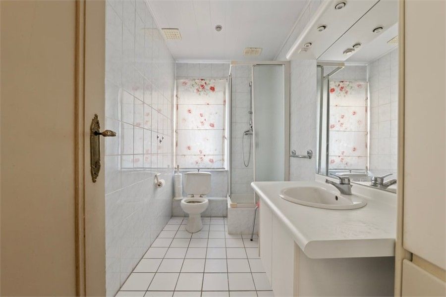 OP TE FRISSEN STADSWONING MET VEEL POTENTIEEL IN SINT-TRUIDEN foto 17