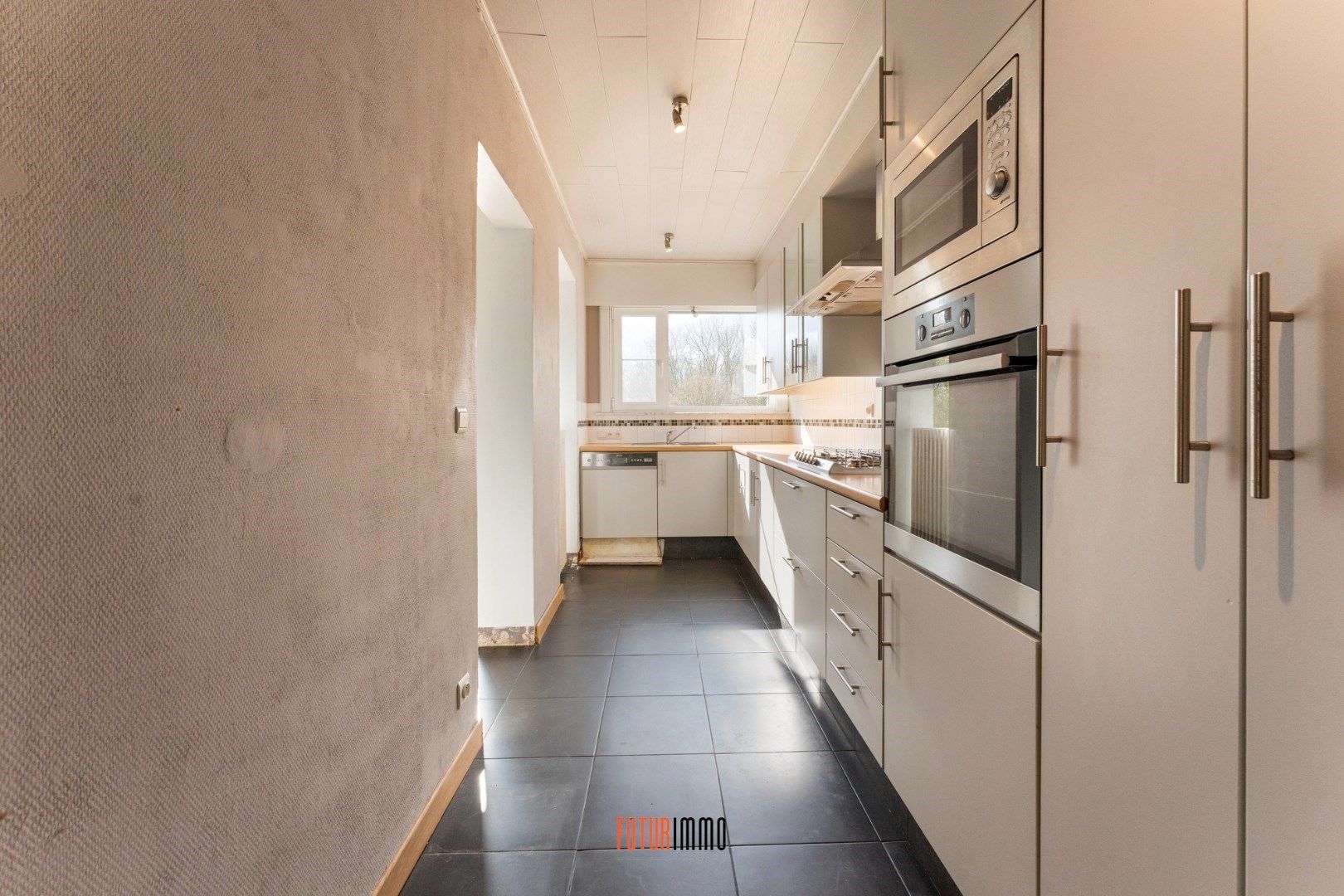 Instapklare HOB met 4 slaapkamers en ruime tuin foto 8