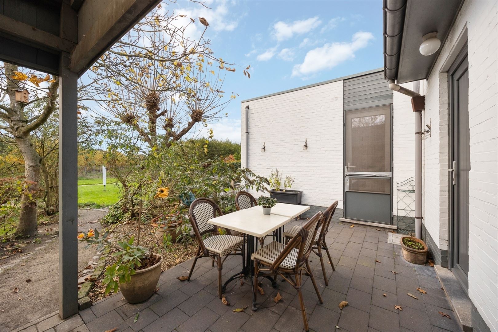 Charmante woning met prachtig groen en open zicht foto 10